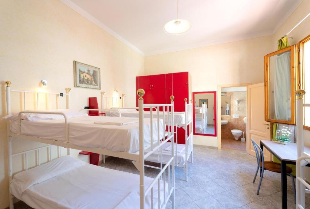 Archi Rossi Hostel