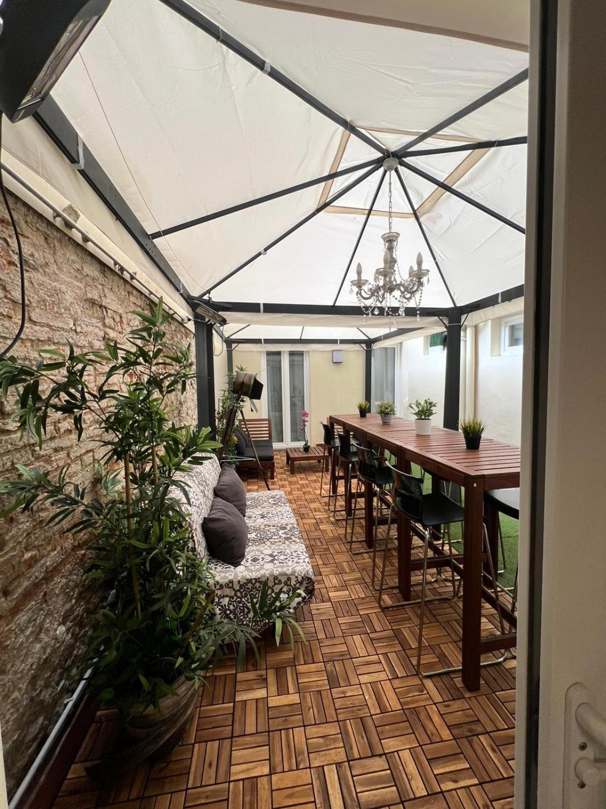 New Ground Floor And Patio Apartment Florenz