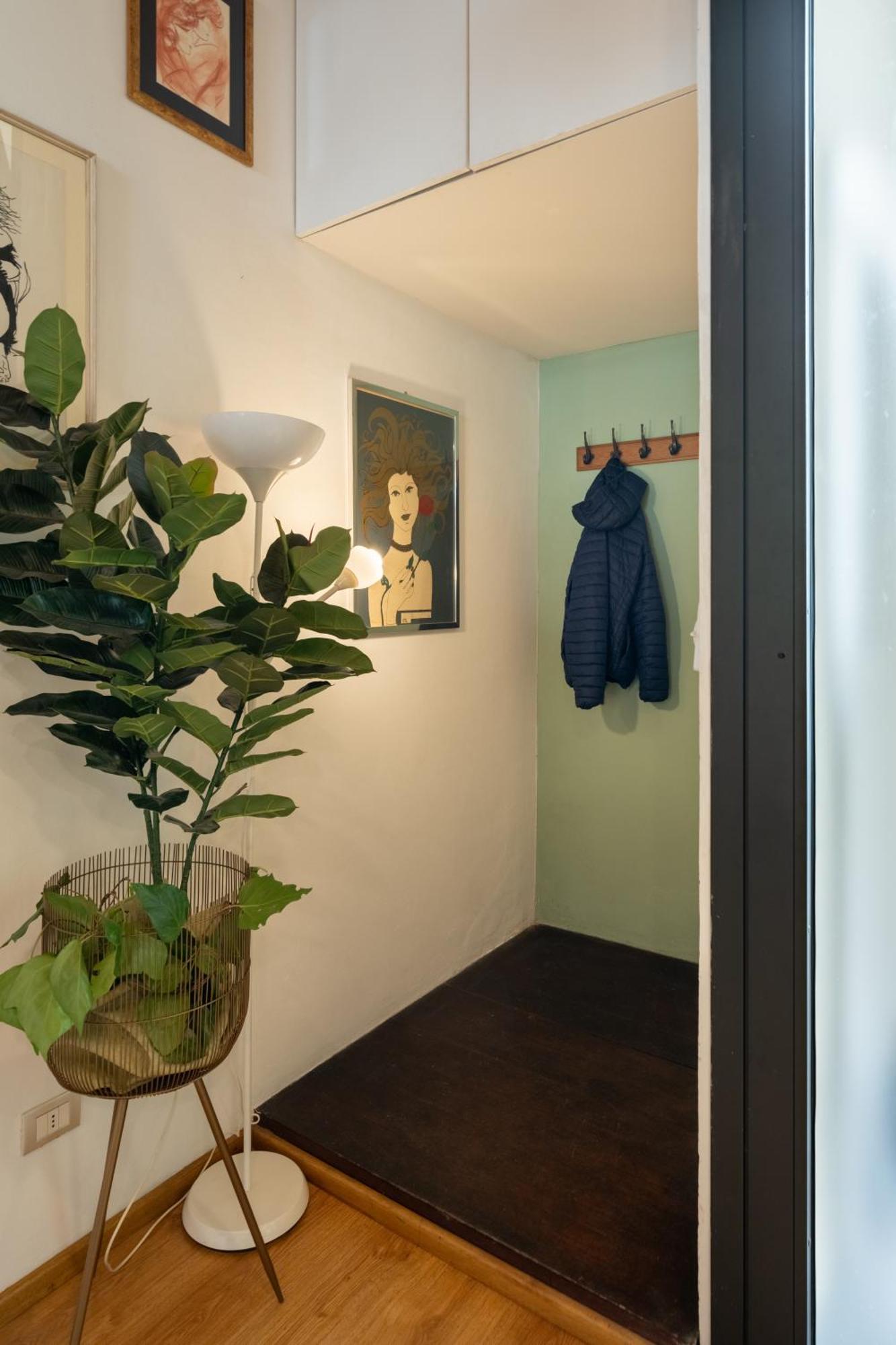 Appartement Via Cimabue 8b - Charming - Metropolitan Loft In - 20 Minute Walk To Center - Excellent Base For Exploring - Less Than 5 Minute Walk To The Supermarket - Amazing Bakery On The Corner