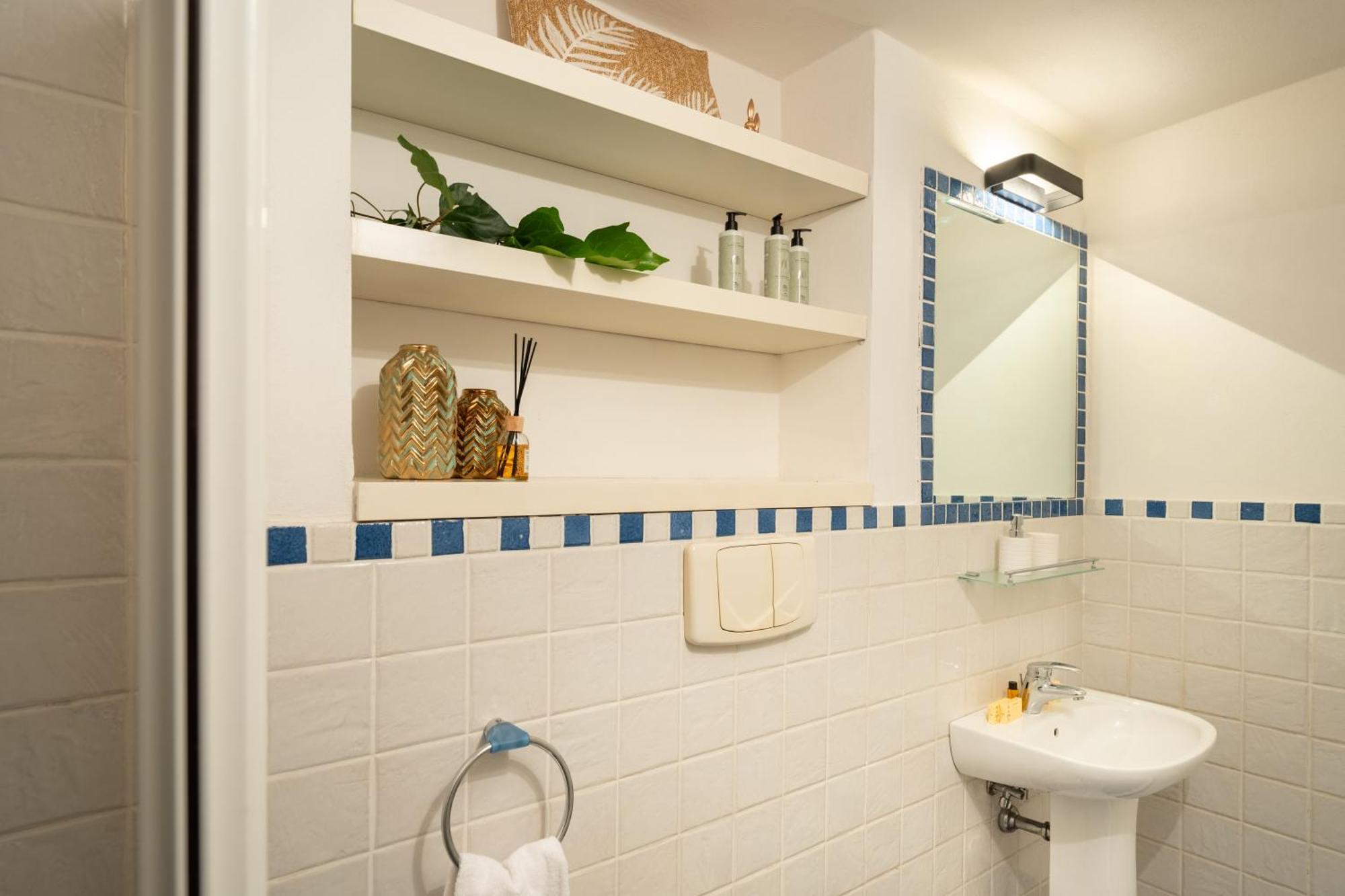 Via Cimabue 8b - Charming - Metropolitan Loft In - 20 Minute Walk To Center - Excellent Base For Exploring - Less Than 5 Minute Walk To The Supermarket - Amazing Bakery On The Corner Appartement Florence