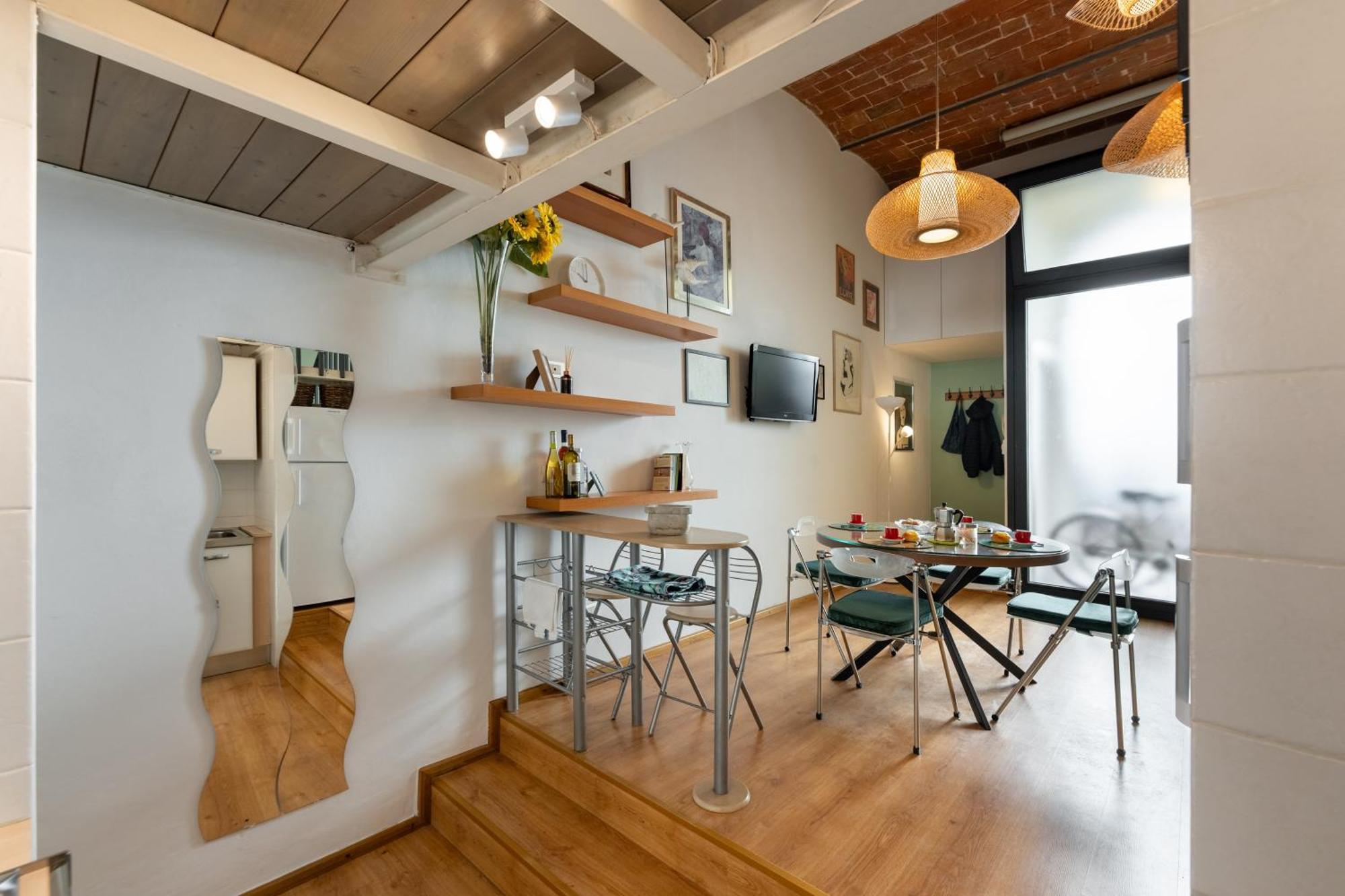 Via Cimabue 8b - Charming - Metropolitan Loft In - 20 Minute Walk To Center - Excellent Base For Exploring - Less Than 5 Minute Walk To The Supermarket - Amazing Bakery On The Corner Appartement *