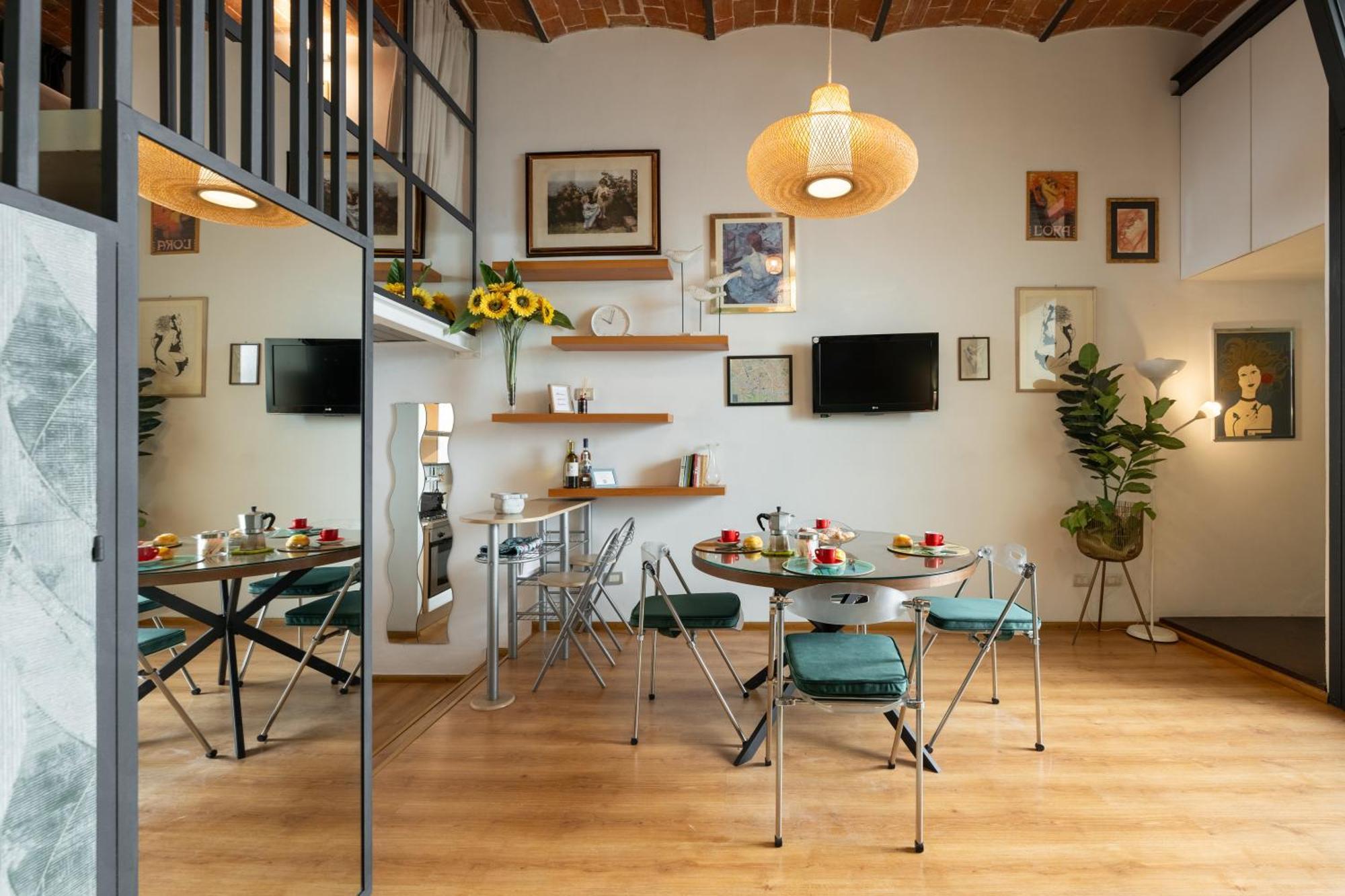 Via Cimabue 8b - Charming - Metropolitan Loft In - 20 Minute Walk To Center - Excellent Base For Exploring - Less Than 5 Minute Walk To The Supermarket - Amazing Bakery On The Corner Appartement