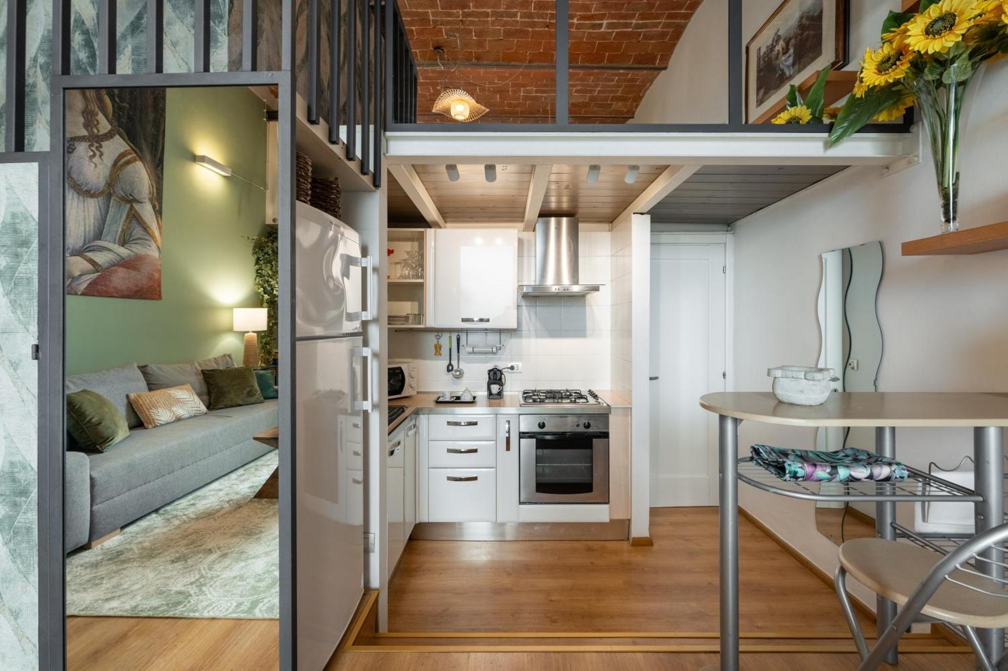 Via Cimabue 8b - Charming - Metropolitan Loft In - 20 Minute Walk To Center - Excellent Base For Exploring - Less Than 5 Minute Walk To The Supermarket - Amazing Bakery On The Corner Appartement *