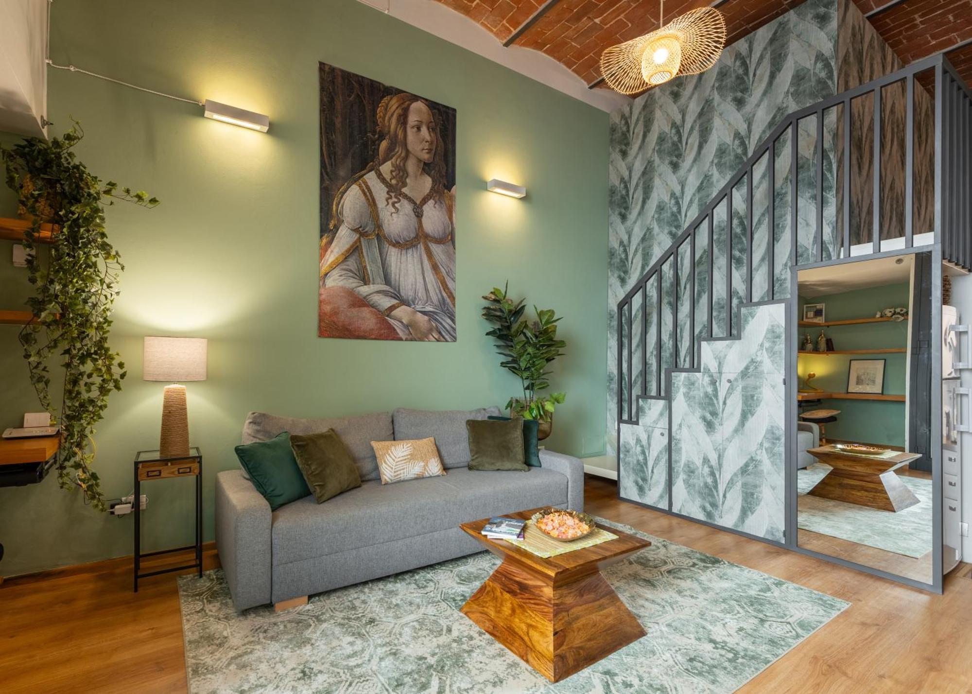 Via Cimabue 8b - Charming - Metropolitan Loft In - 20 Minute Walk To Center - Excellent Base For Exploring - Less Than 5 Minute Walk To The Supermarket - Amazing Bakery On The Corner Florence