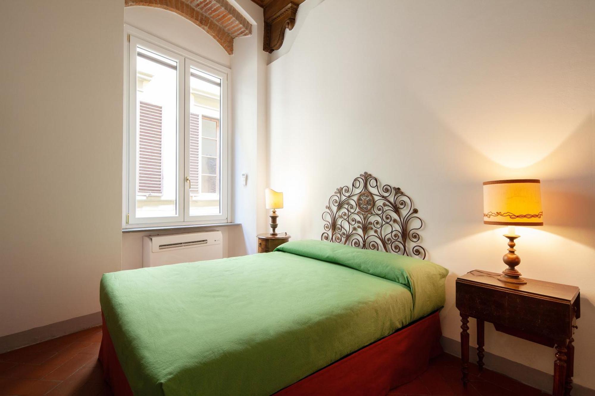 Appartamento Aurora's, Renaissance Suite, Historic Apartment, Pivot Location, Few Walks From All, Ac Bedroom