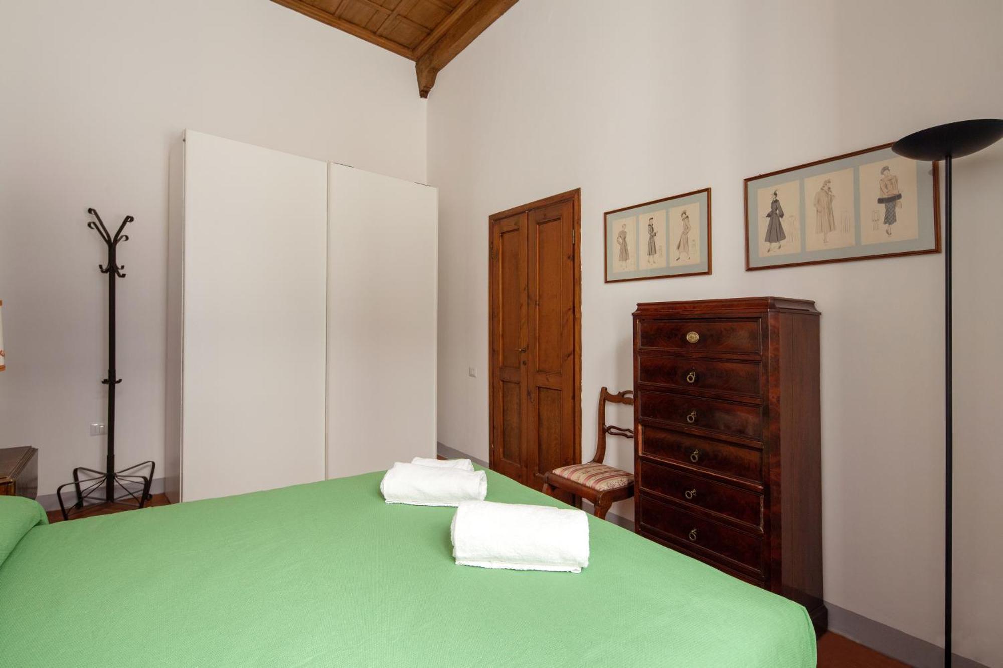 Appartamento Aurora's, Renaissance Suite, Historic Apartment, Pivot Location, Few Walks From All, Ac Bedroom *