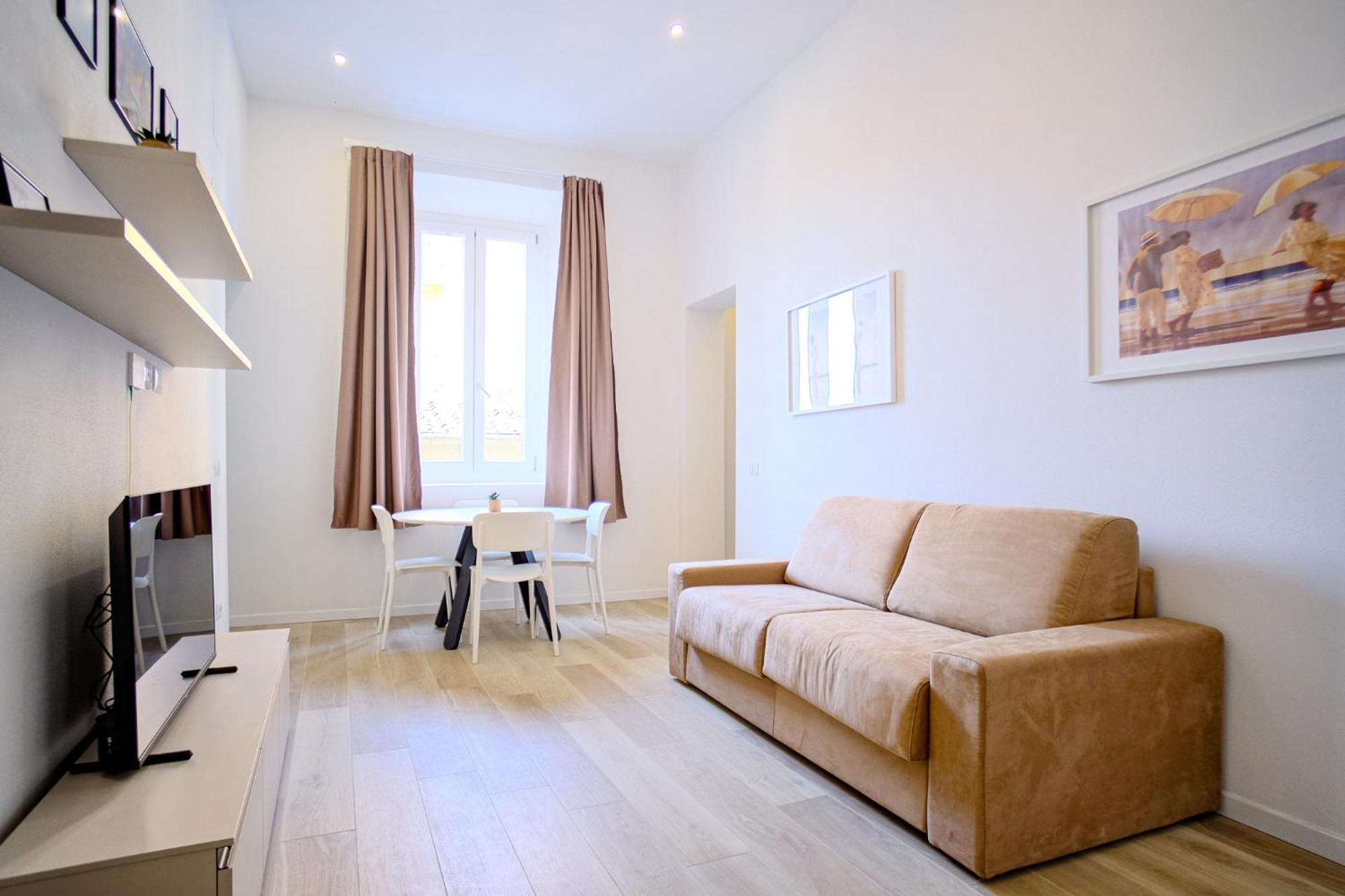 Cavour - Boutique In Apartamento Florença