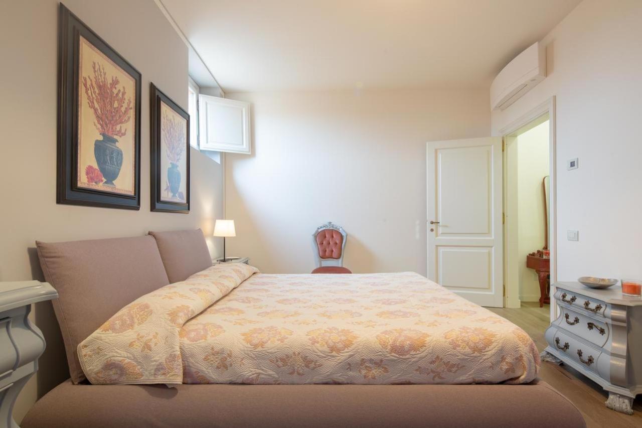 Stunning & Luxurious 1br 1 Min Walk By Duomo Apartment Florence