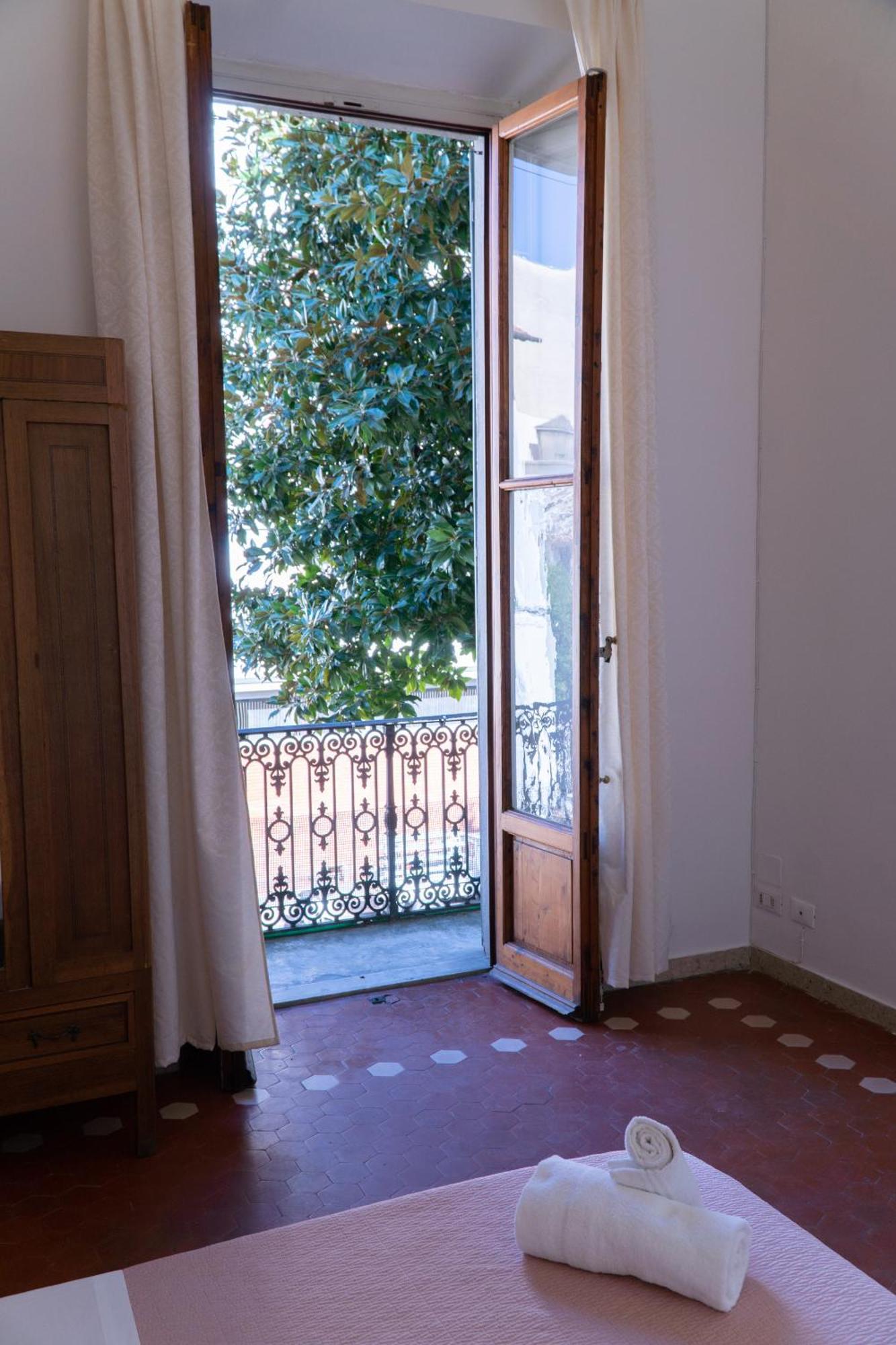 Le Cure Florence