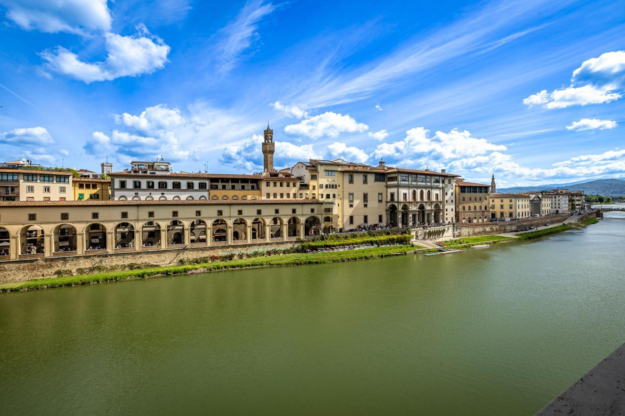 Apartment Yd Balcony On Pontevecchio View