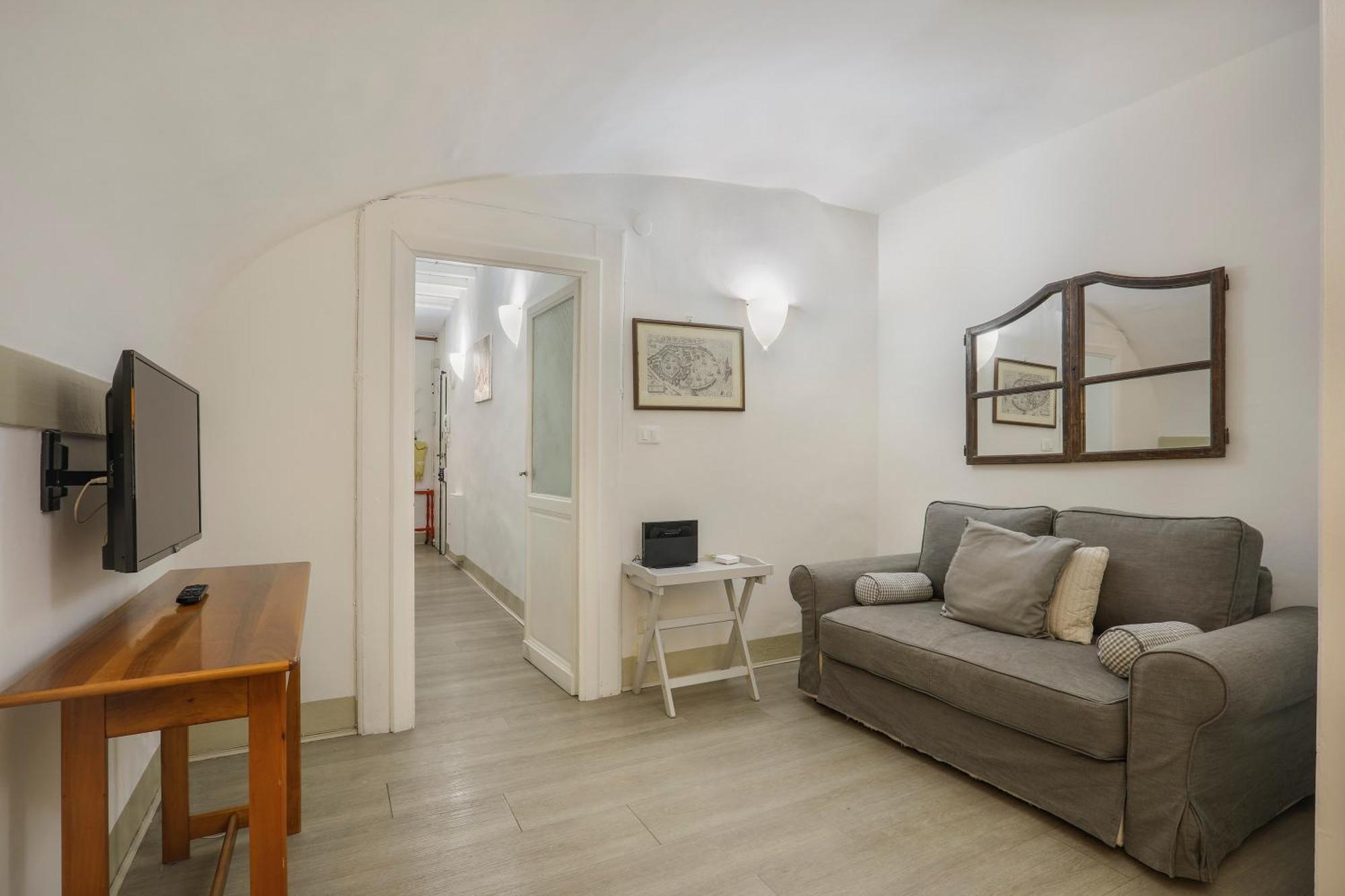 Apartment Pandolfini Courtyard Florence