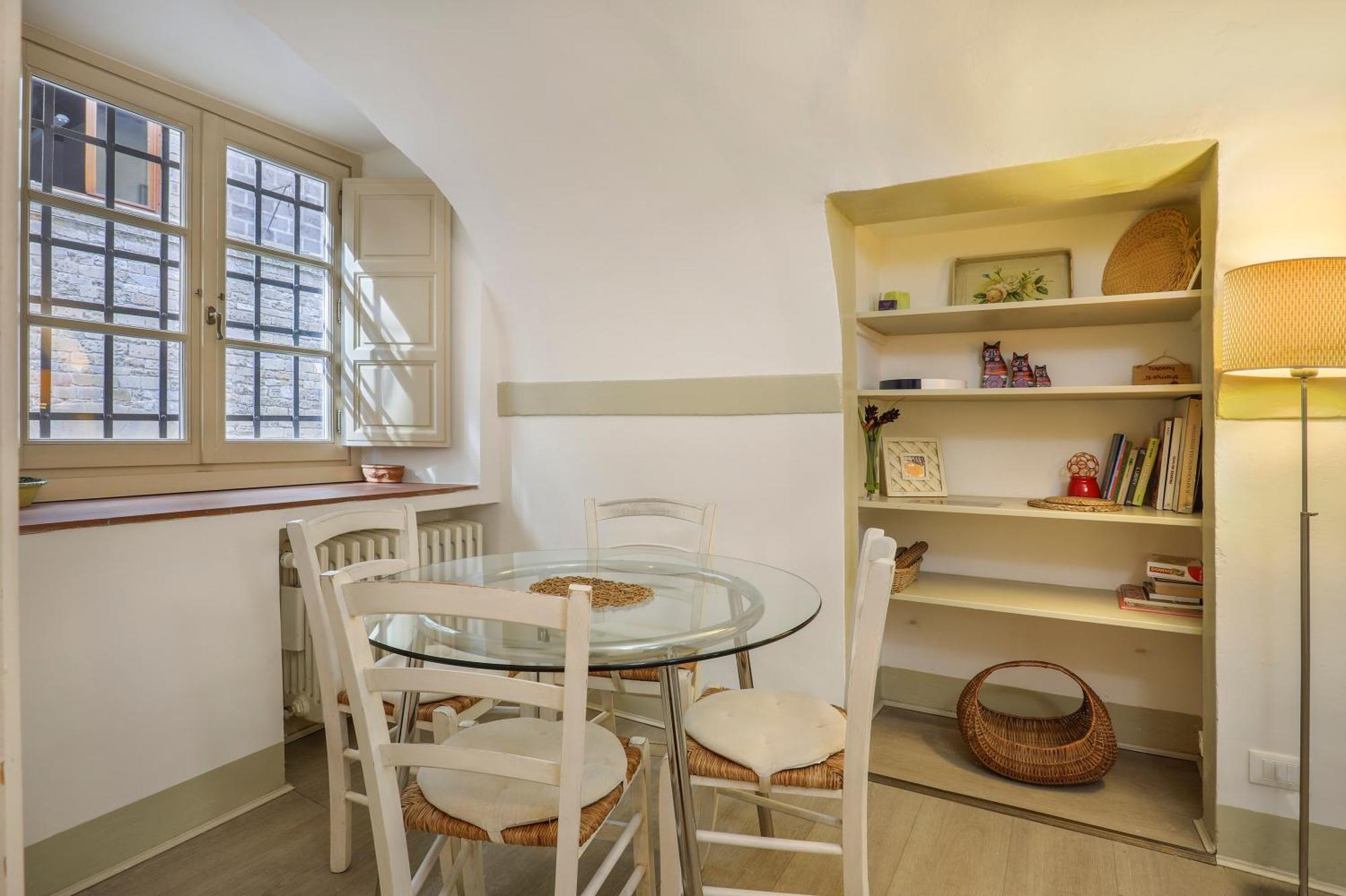 Apartment Pandolfini Courtyard Florence