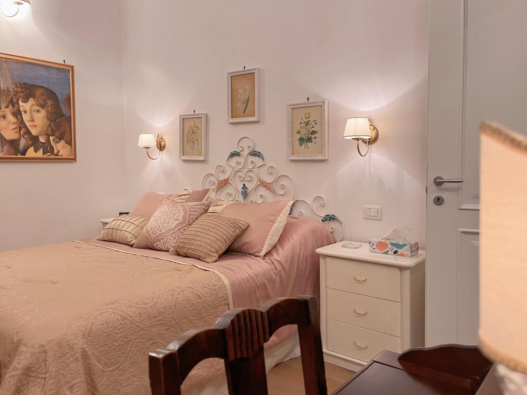 Luxury Art In Apartment Florenz