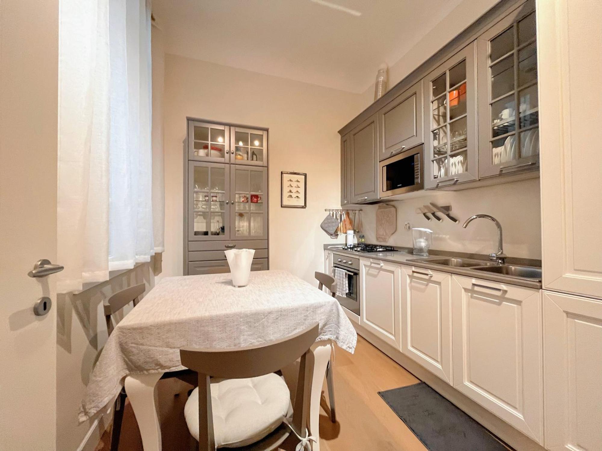 Luxury Art In Apartment Florenz
