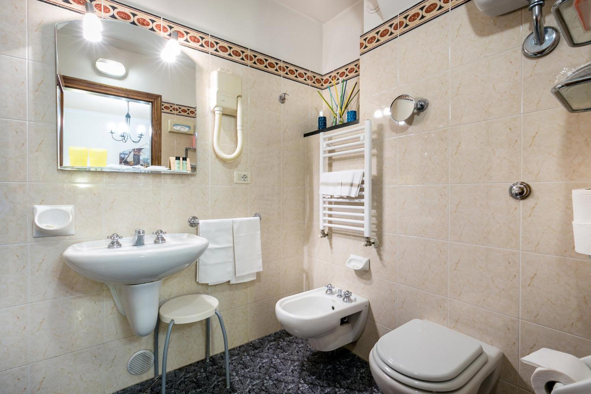 Hotel Collodi 2*