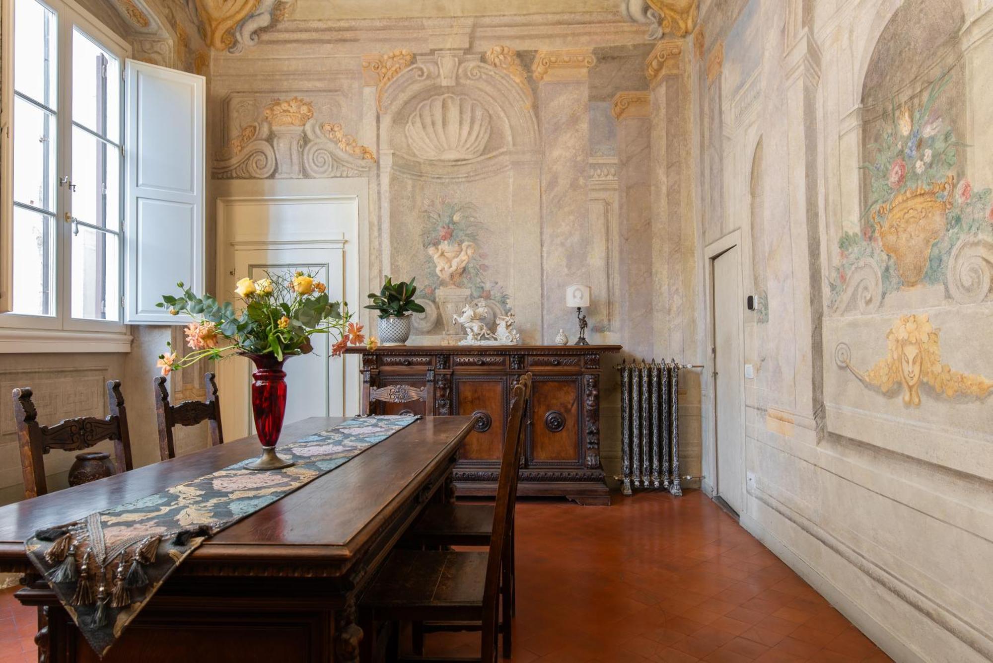 Appartement Santo Spirito Frescoed 6 Sleeps