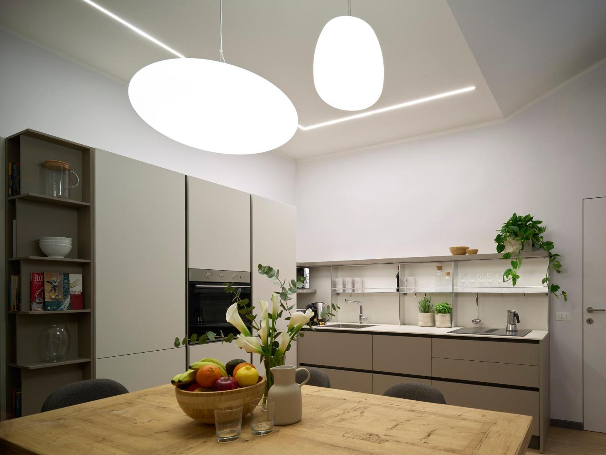 Bright 3-bedroom With Patio In Historic Center Near Duomo Apartment *