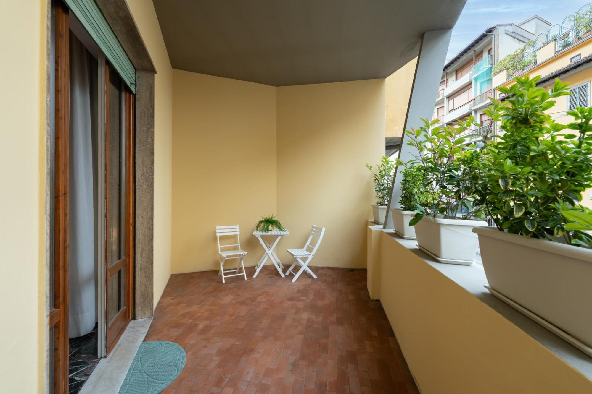 Apartment Keys Of Italy - Monaco 9 - 2 Bedrooms Flat Nearby The Train Station