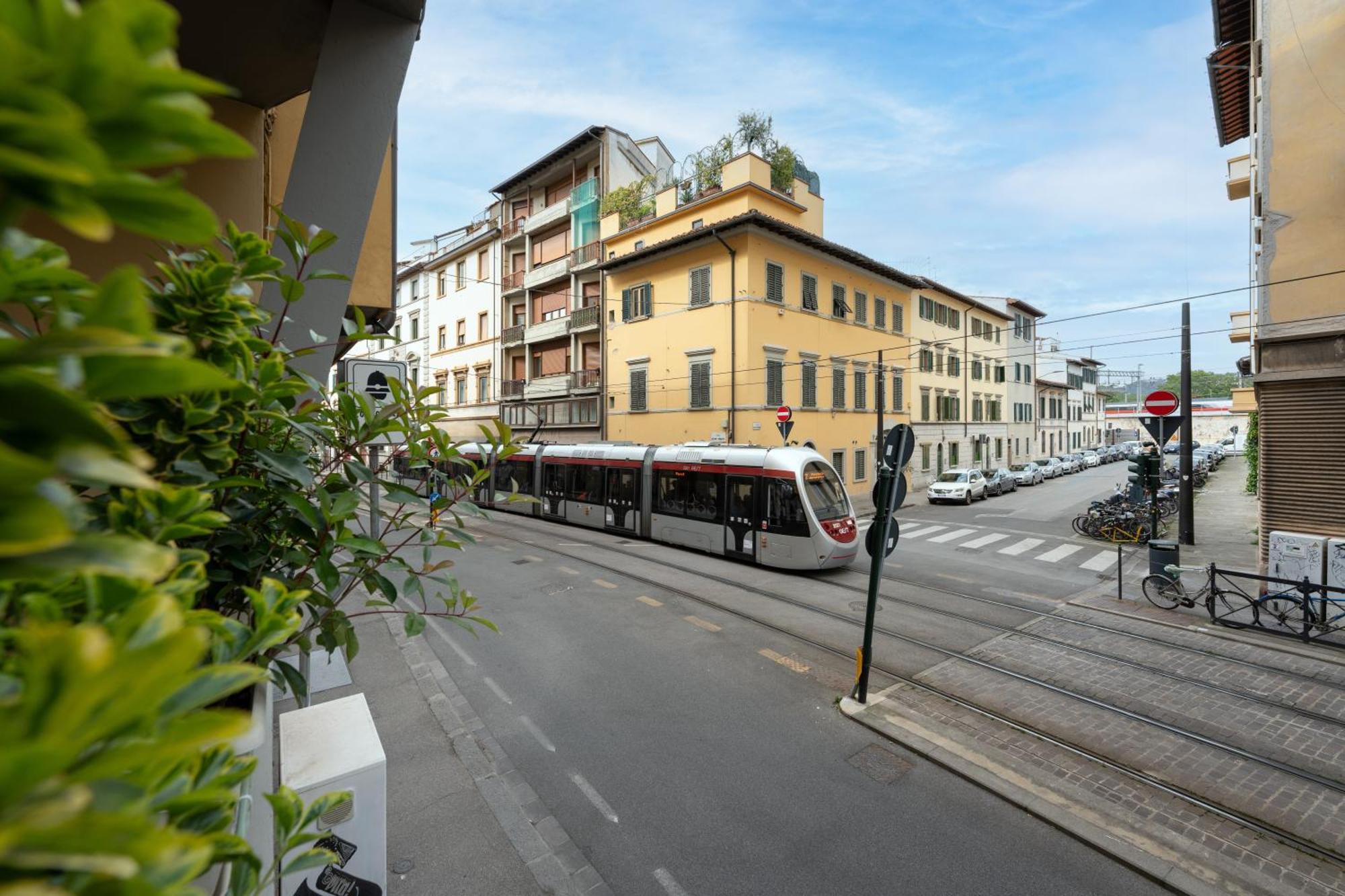 Apartment Keys Of Italy - Monaco 9 - 2 Bedrooms Flat Nearby The Train Station