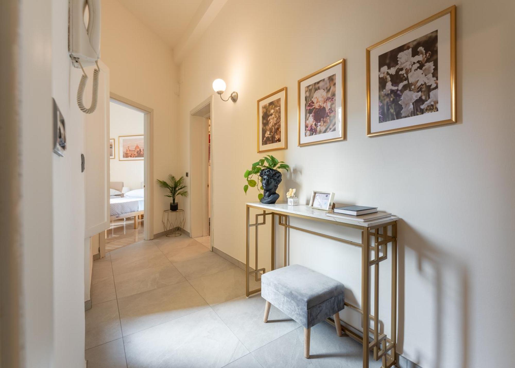 Apartment Keys Of Italy - Monaco 9 - 2 Bedrooms Flat Nearby The Train Station *