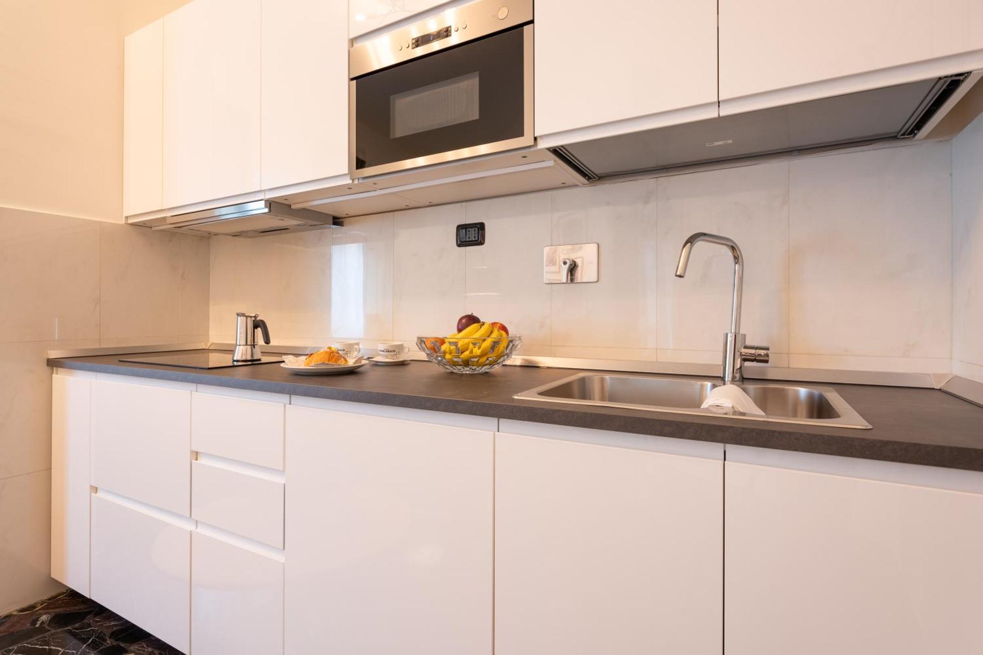 Apartment Keys Of Italy - Monaco 9 - 2 Bedrooms Flat Nearby The Train Station