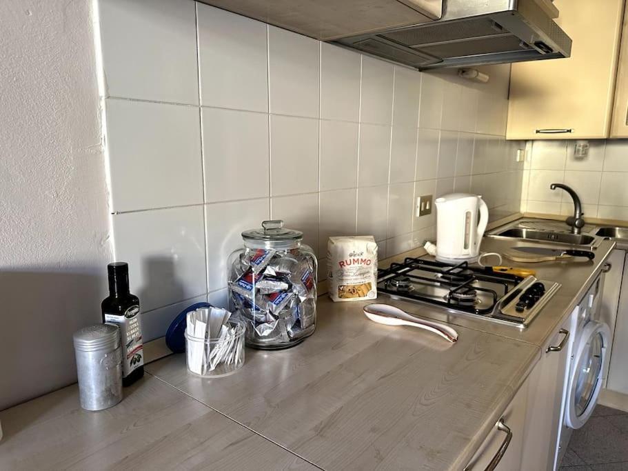 Bilocale Del Sole A Due Passi Dalla Stazione Apartamento Florença