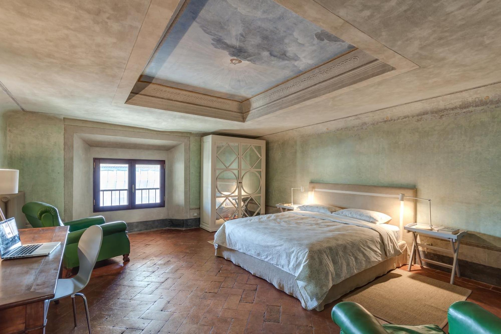 Apartment Accademia Frescoes Florence