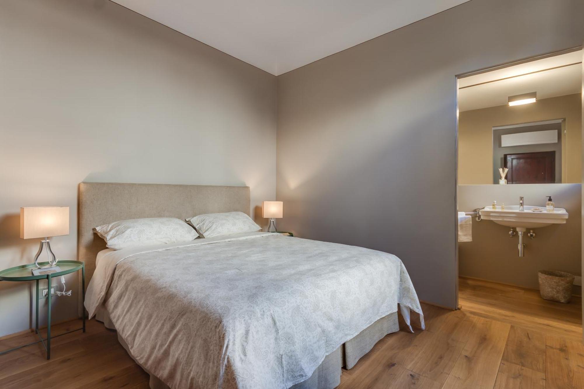Apartment Accademia Frescoes Florence