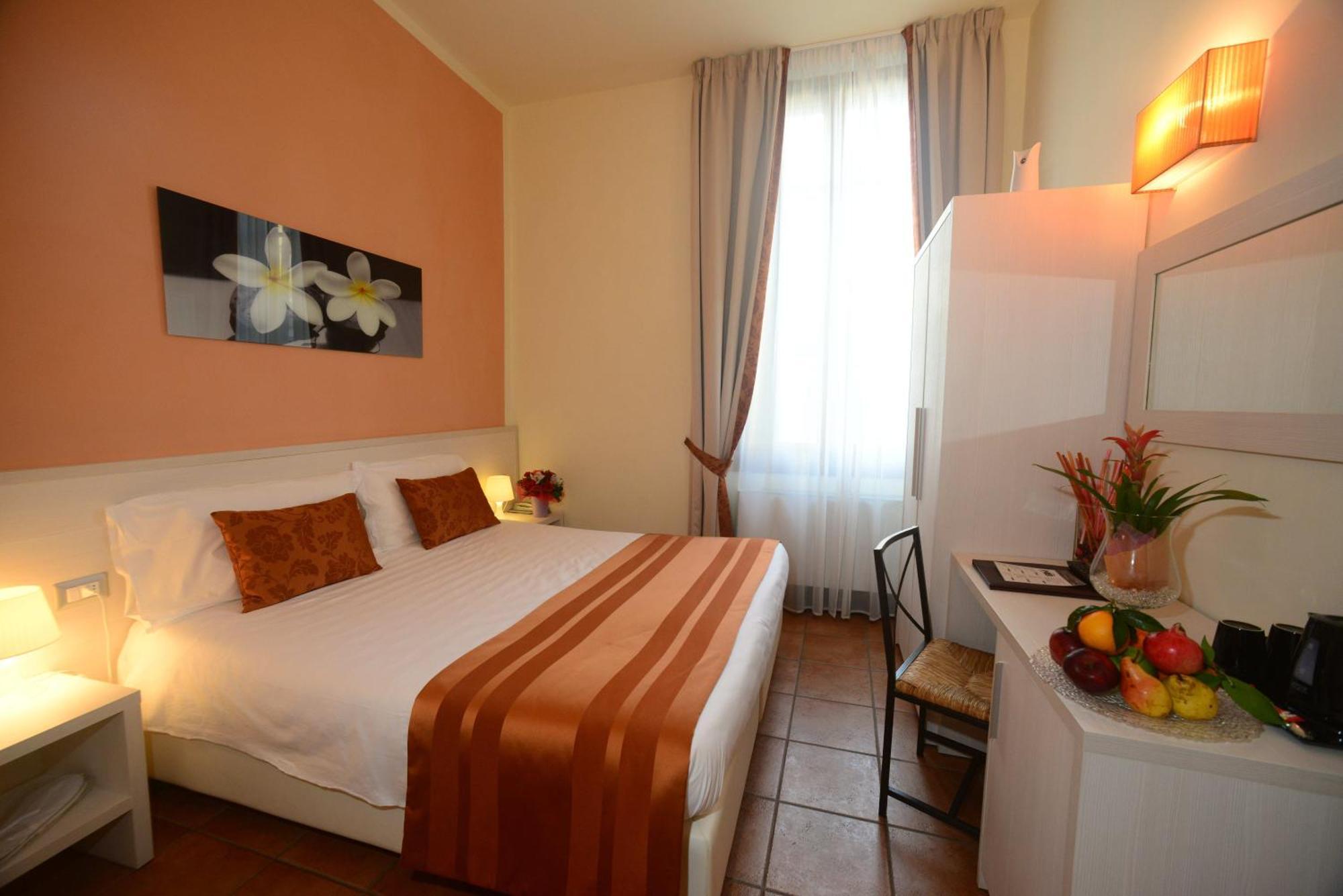 Bella Hotel 3*