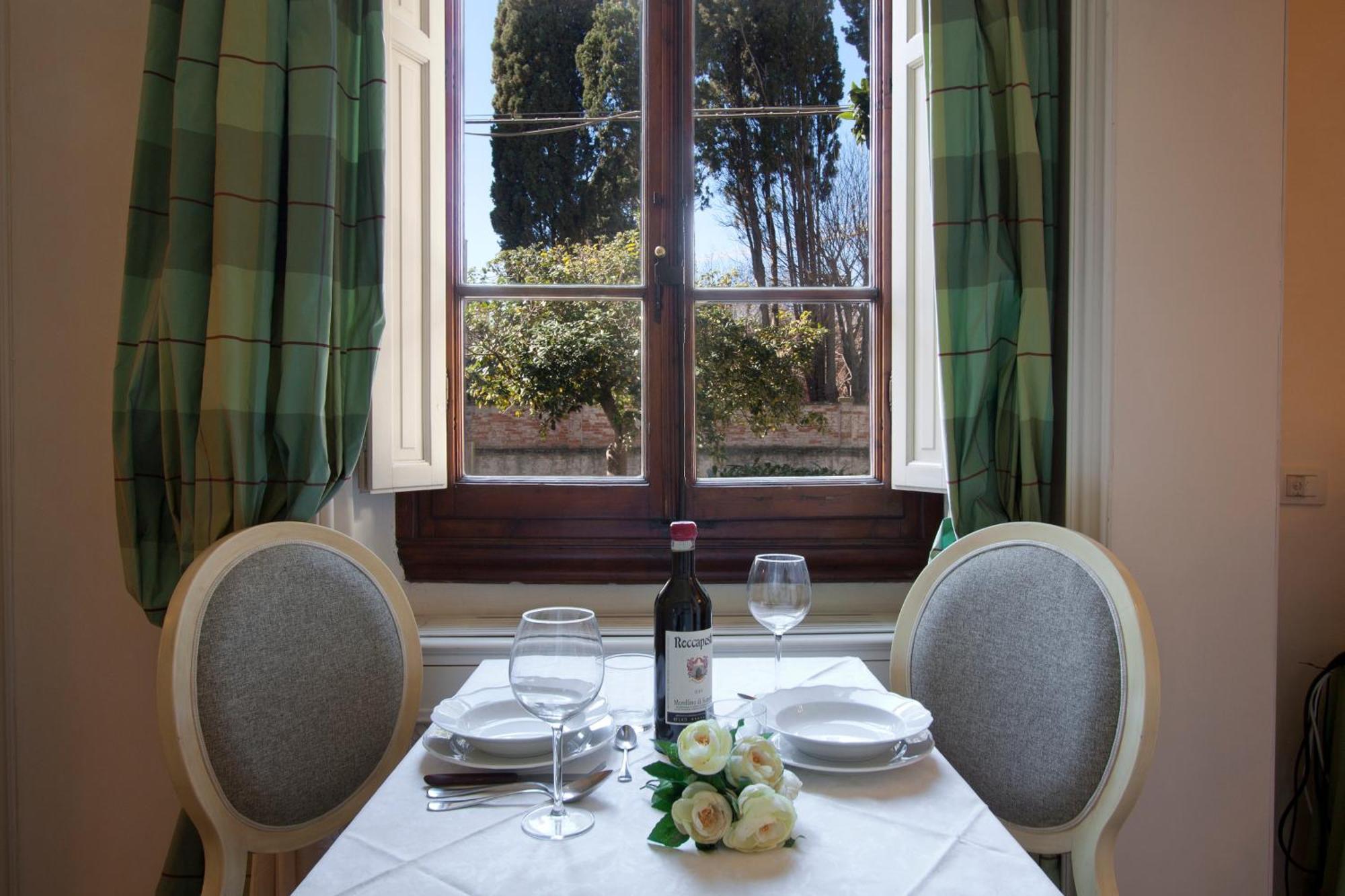 Serristori Palace Aparthotel