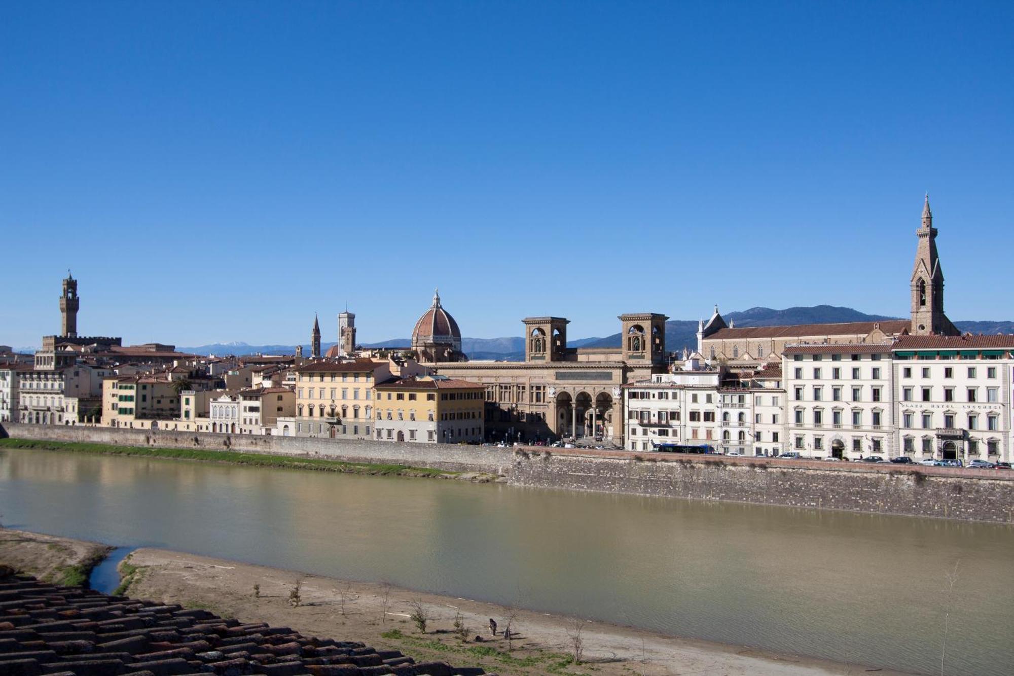 Serristori Palace 2*