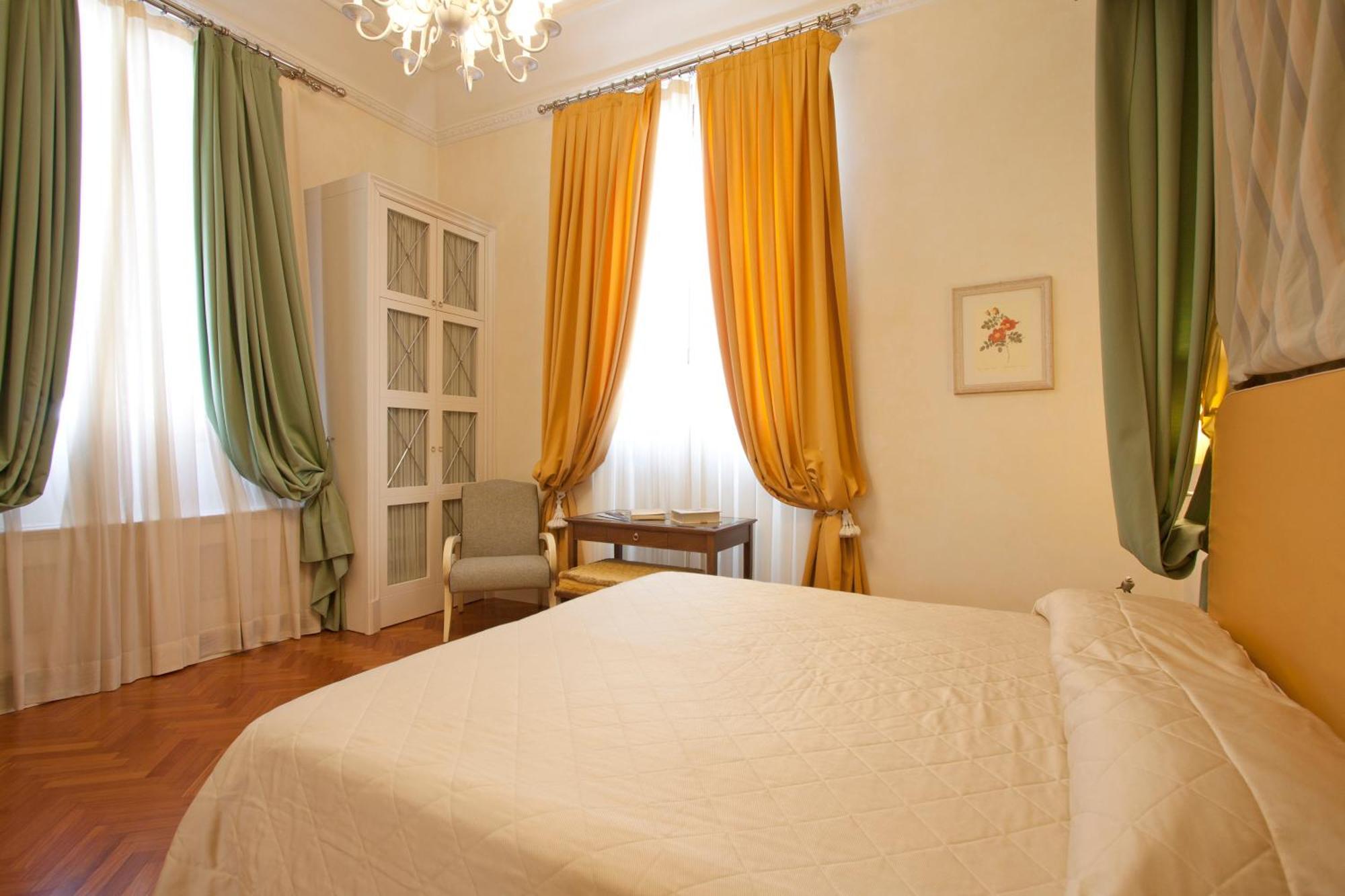 Serristori Palace Aparthotel