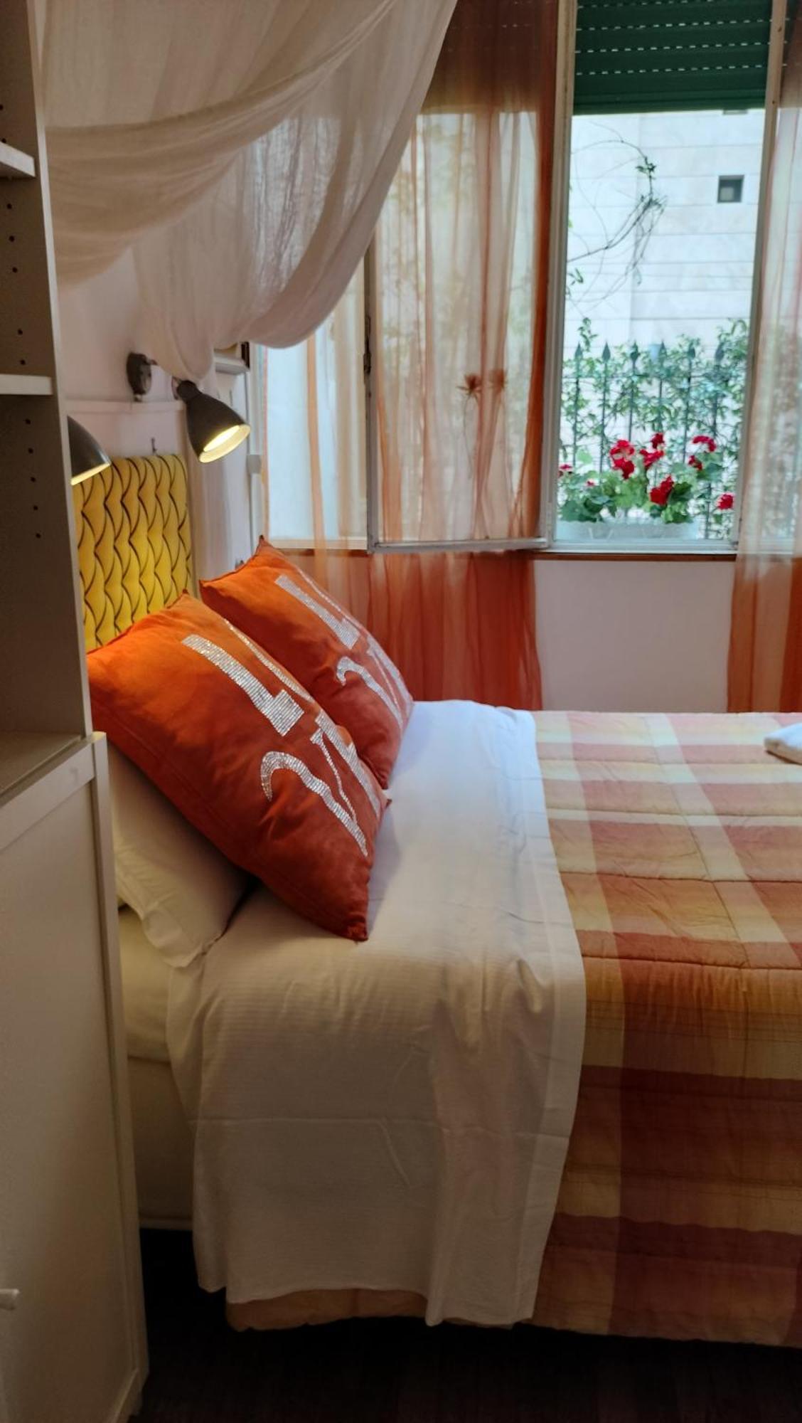 Tre Gigli A Firenze, 5 Minutes From Station, Via Palazzuolo 55 *