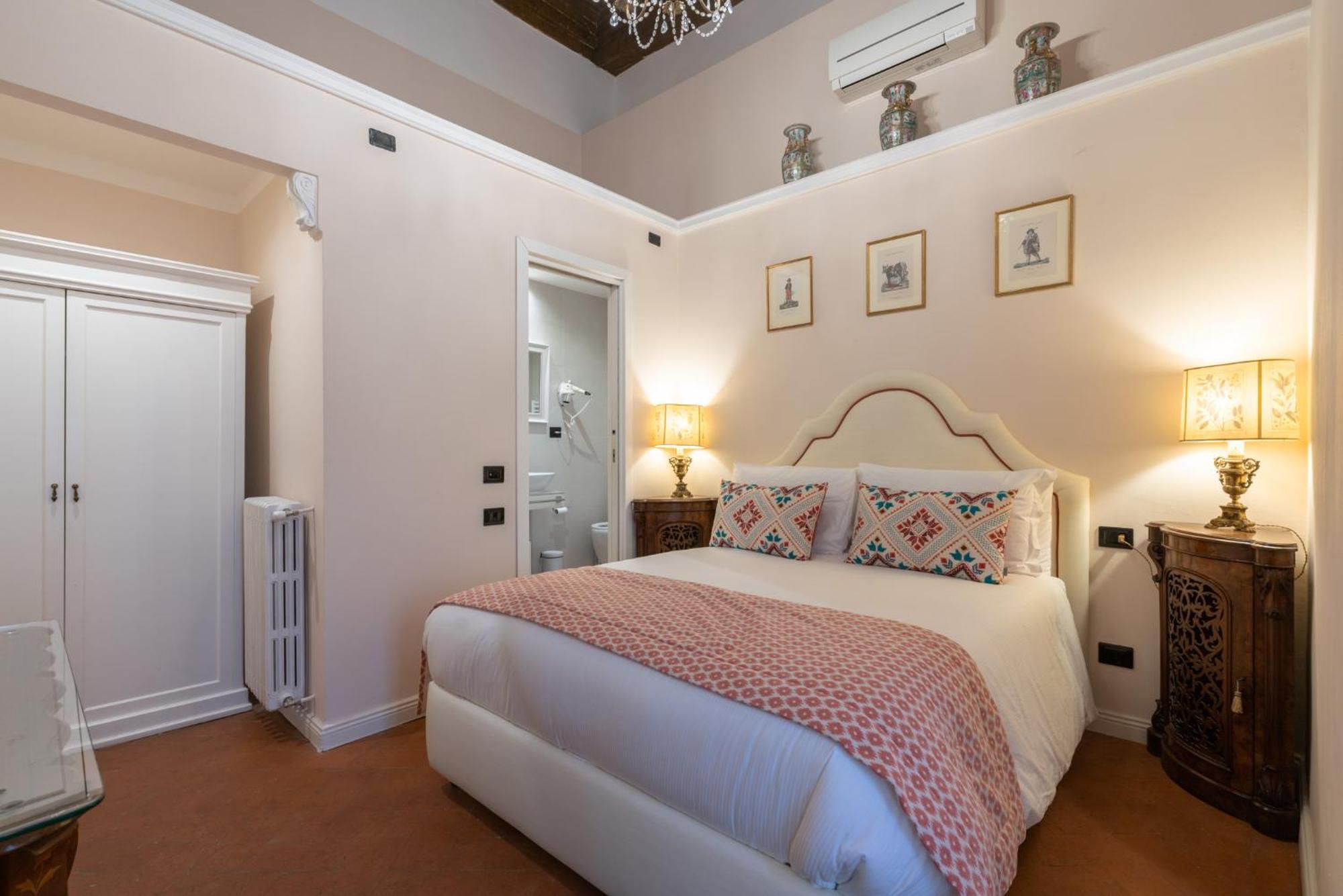 Dimora Del Cardinale - Residenza D'epoca 3*