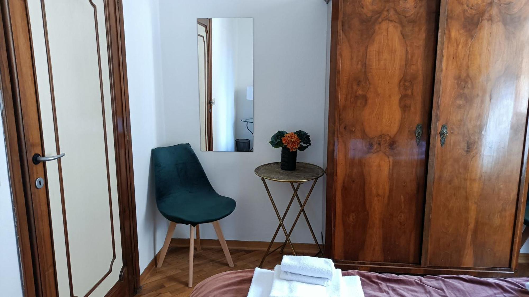 Leonardo - Sweet Dreams In Apartment Florence