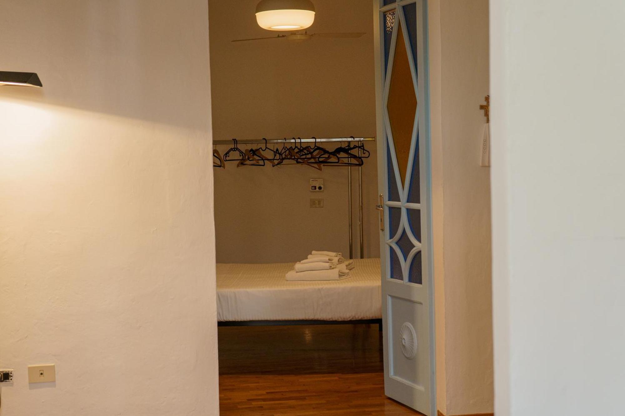 1 Bedroom In The Center Apartment Florenz