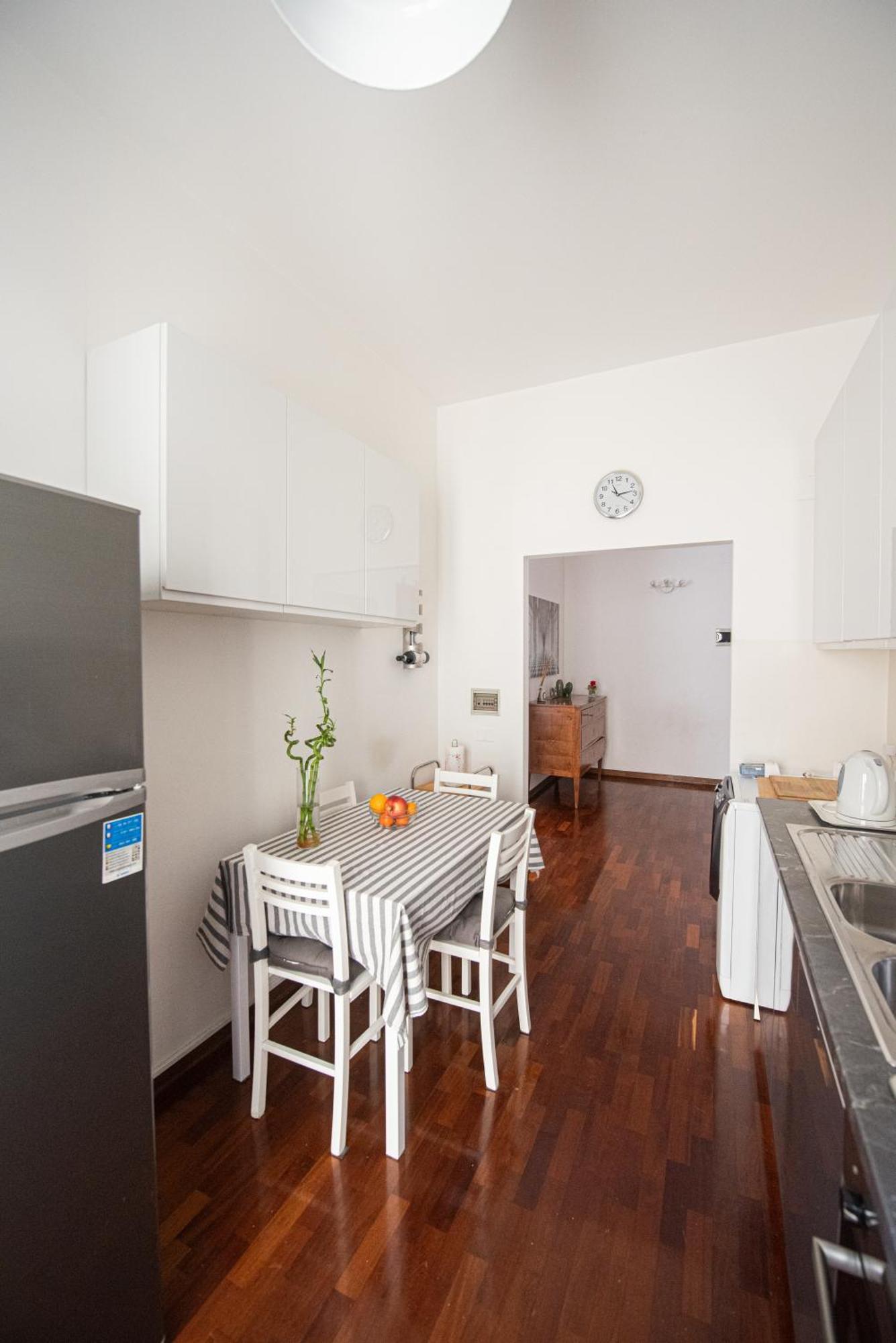 Artisti, Cozy Flat In Florence