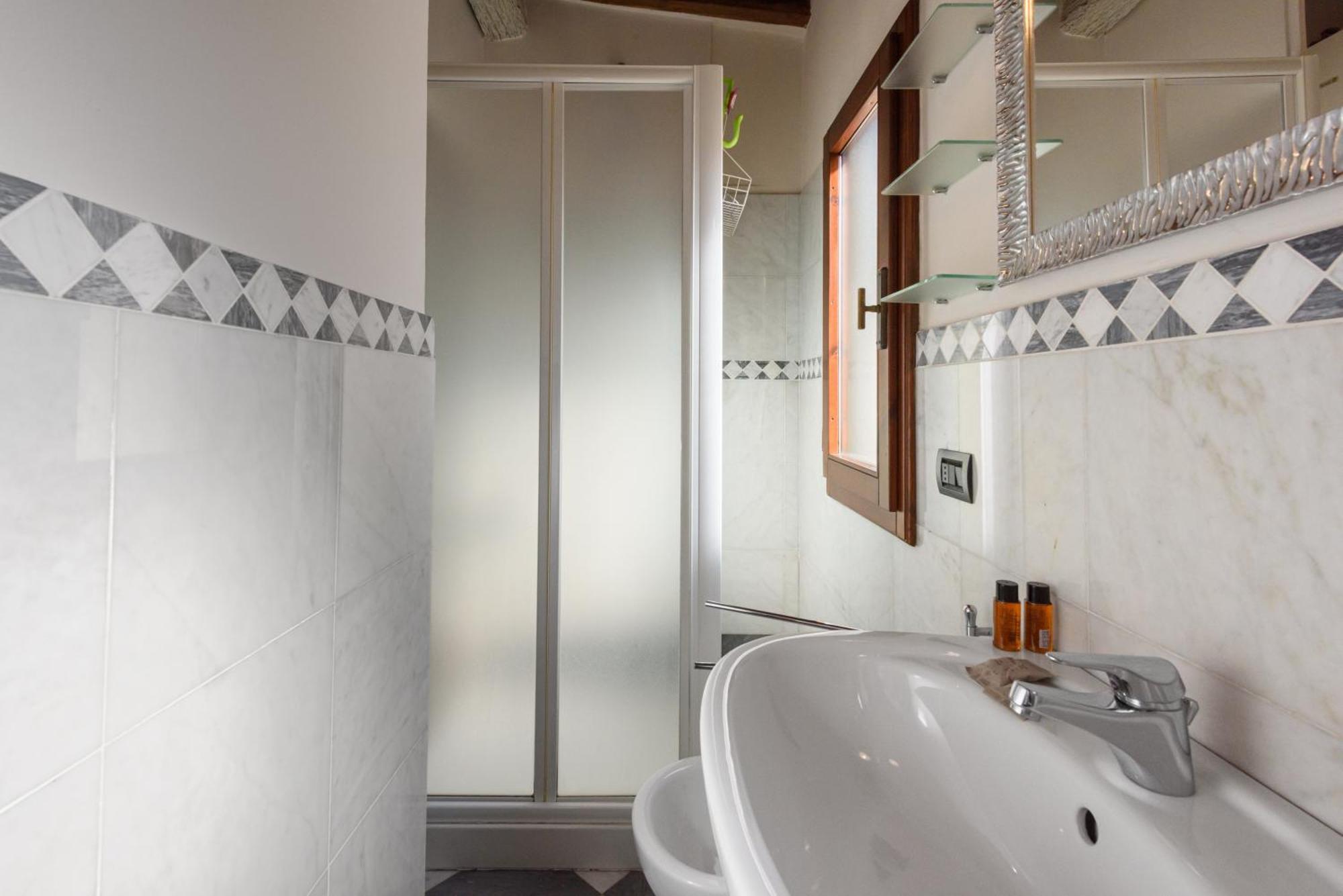 Finestra Sulle Cappelle Medicee By Mmega Appartement