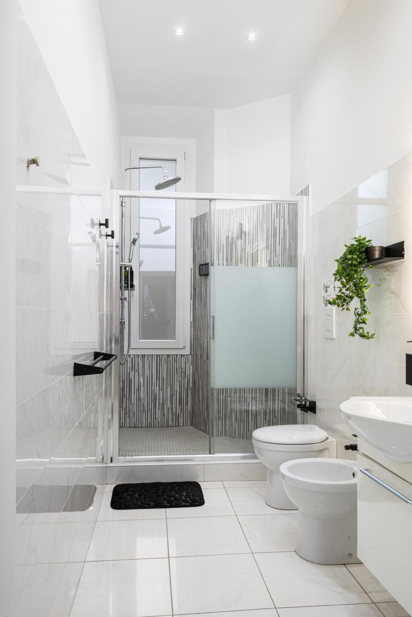 Elegante Con Giardino Privato, Jacuzzi Nel Cuore Di Apartment