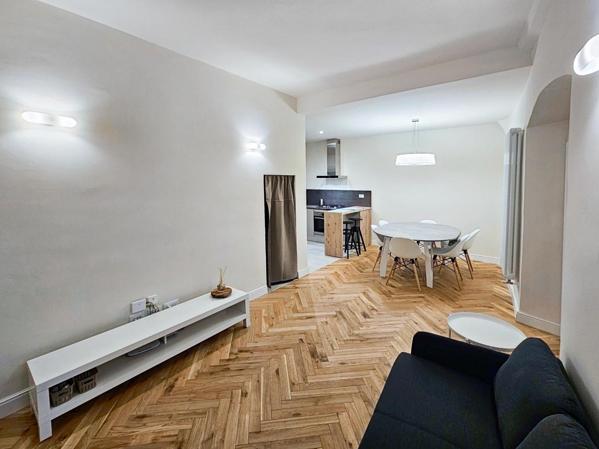Centralissimo Due Passi Dal Duomo Per Gruppi Apartamento Florença