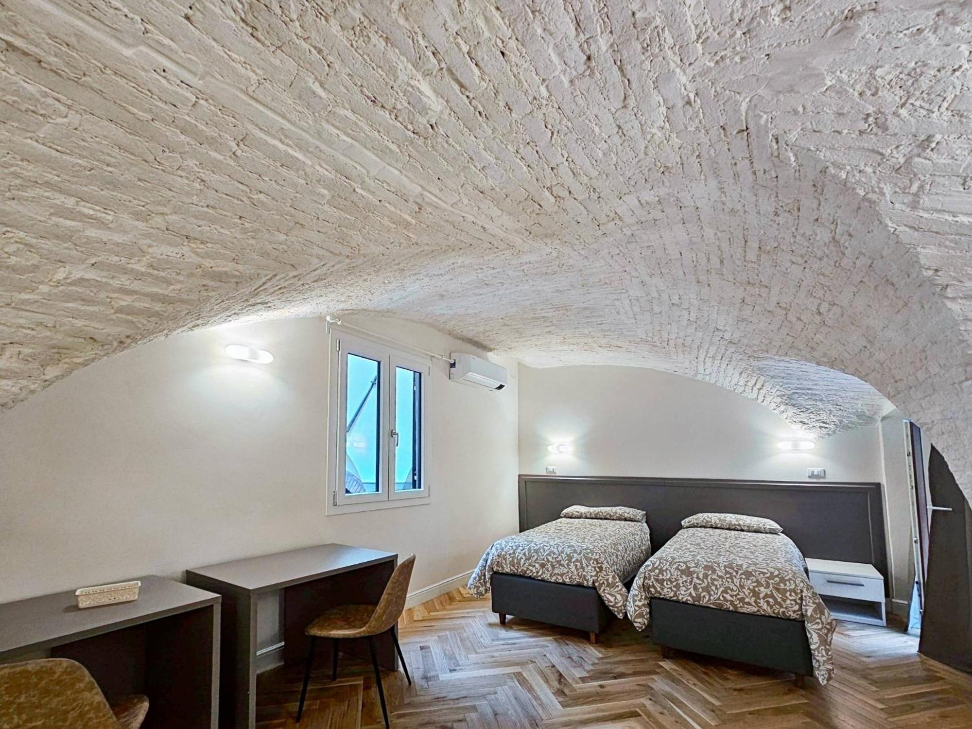 Centralissimo Due Passi Dal Duomo Per Gruppi Apartamento *