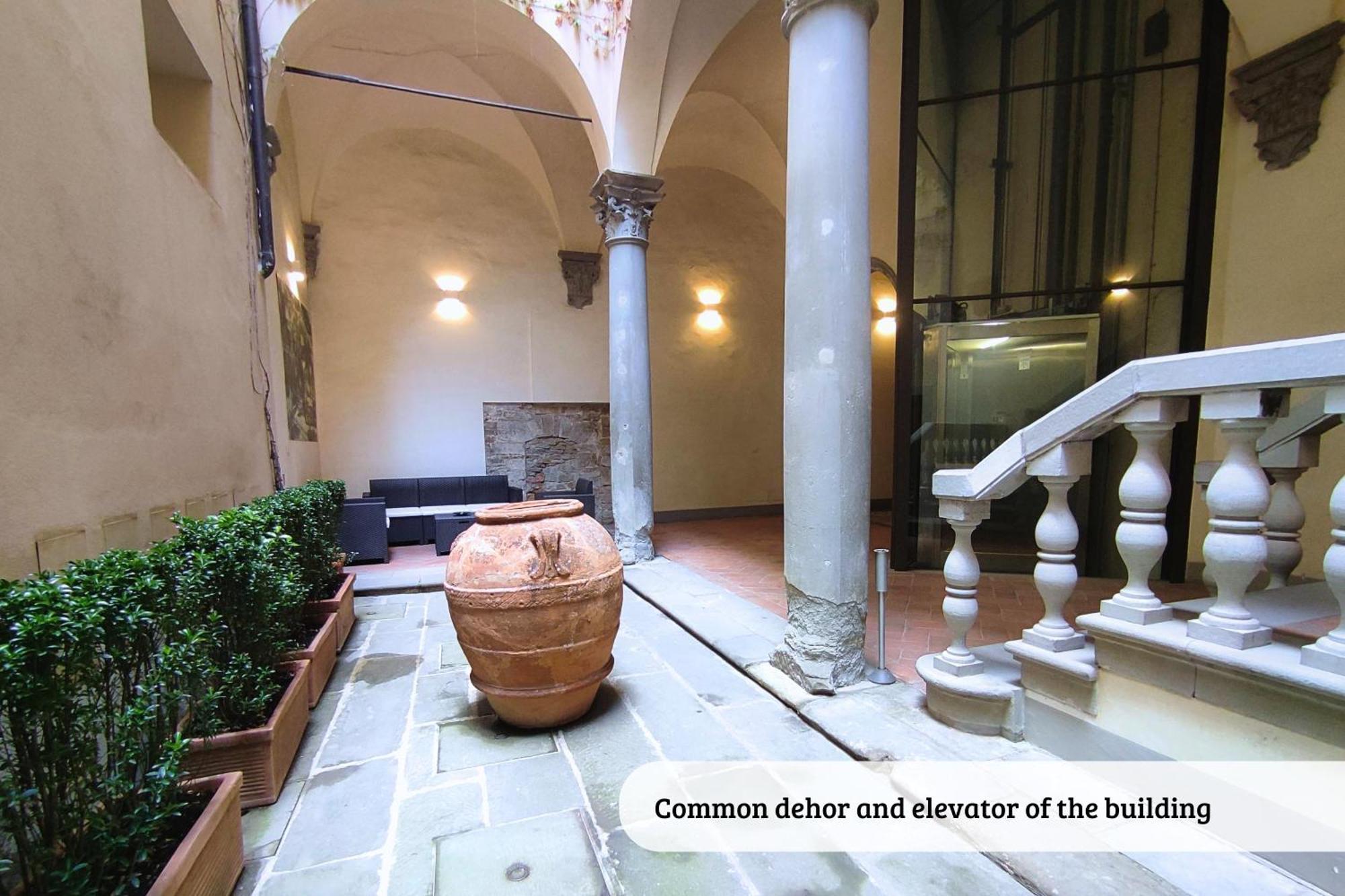 Tiziano Big Penthouse In The Oltrarno *