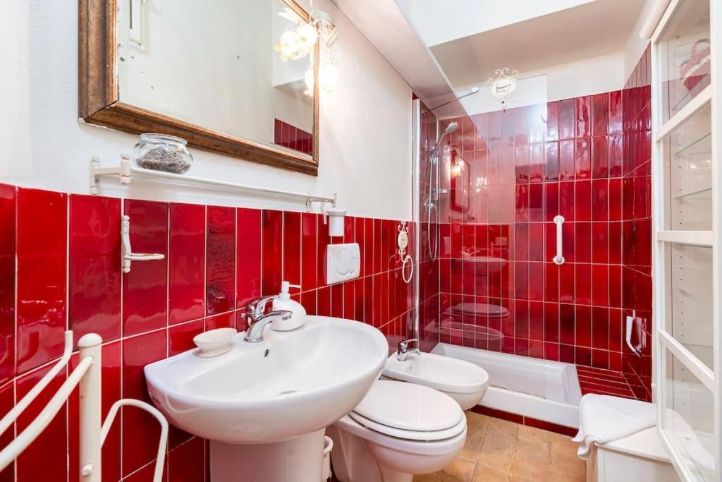 Appartement Relax Like Home, Piazza Santa Croce, With Balcony *