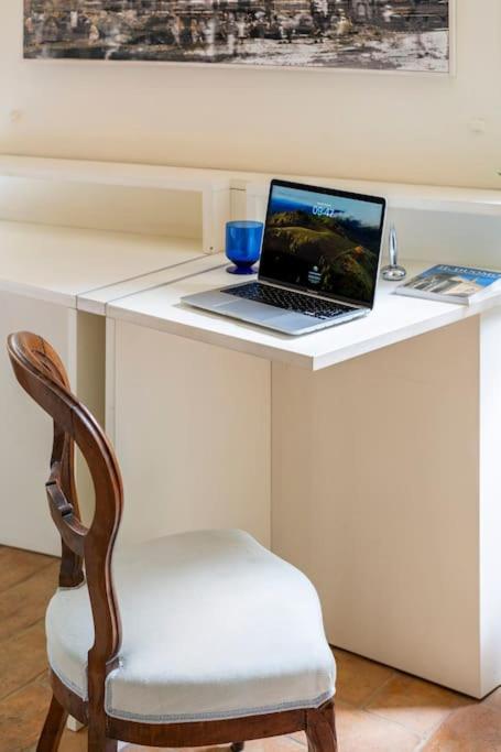 Appartement Relax Like Home, Piazza Santa Croce, With Balcony Florence