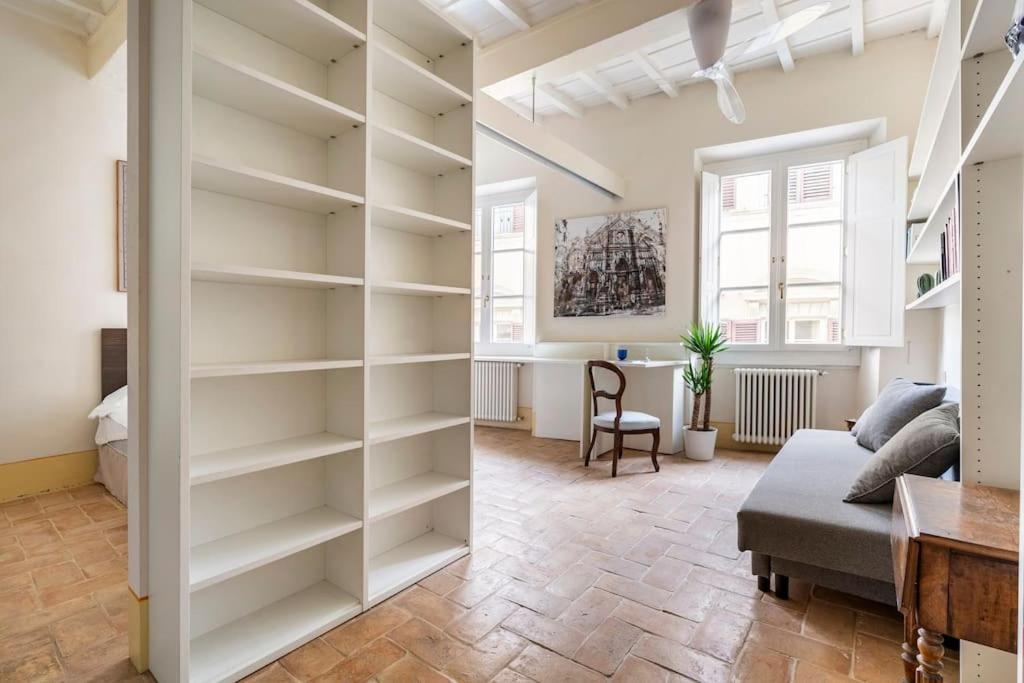 Appartement Relax Like Home, Piazza Santa Croce, With Balcony