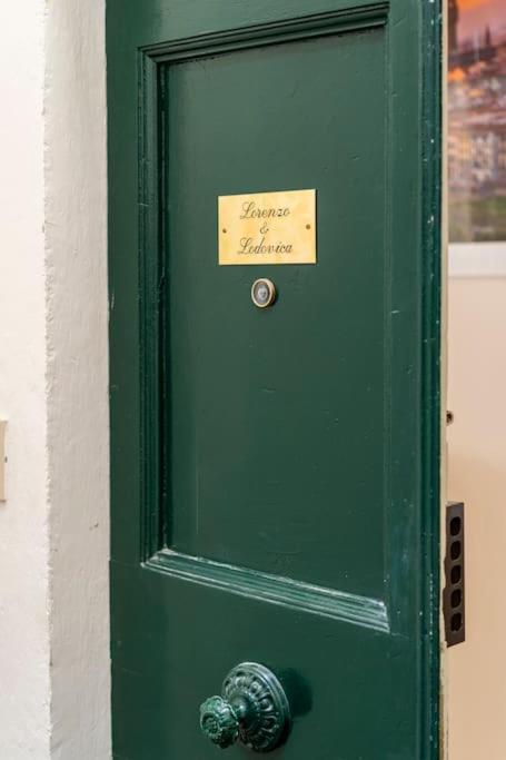 Appartement Relax Like Home, Piazza Santa Croce, With Balcony Florence