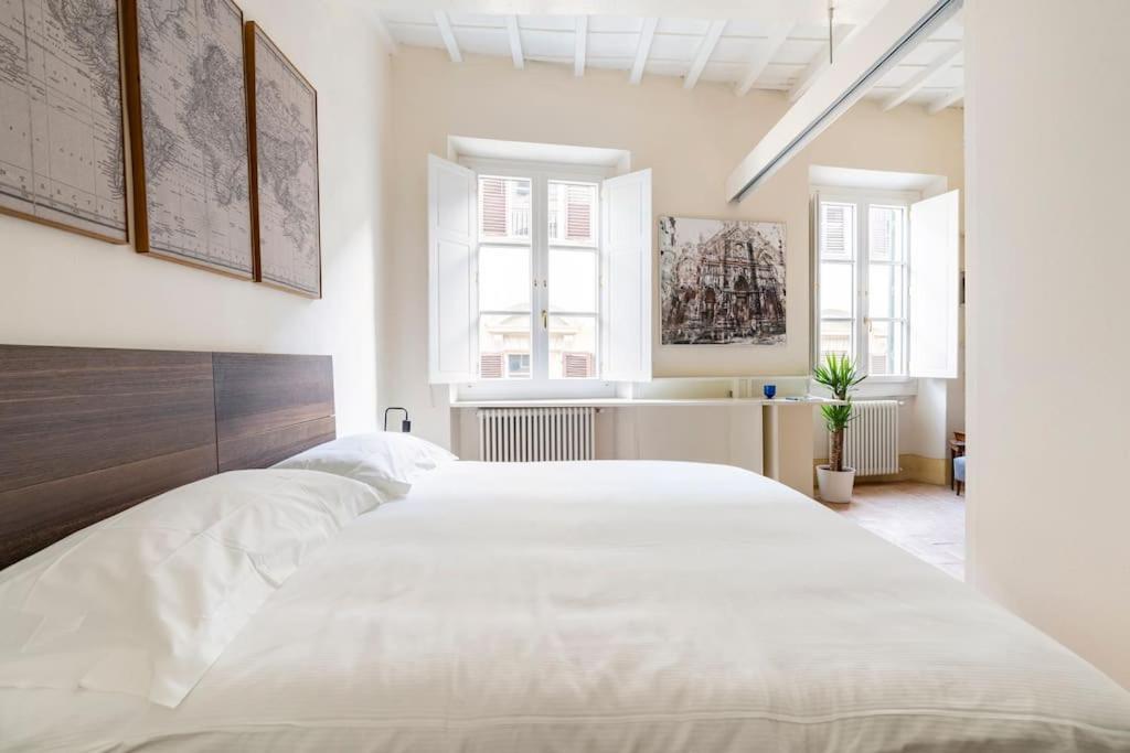 Relax Like Home, Piazza Santa Croce, With Balcony * Florence