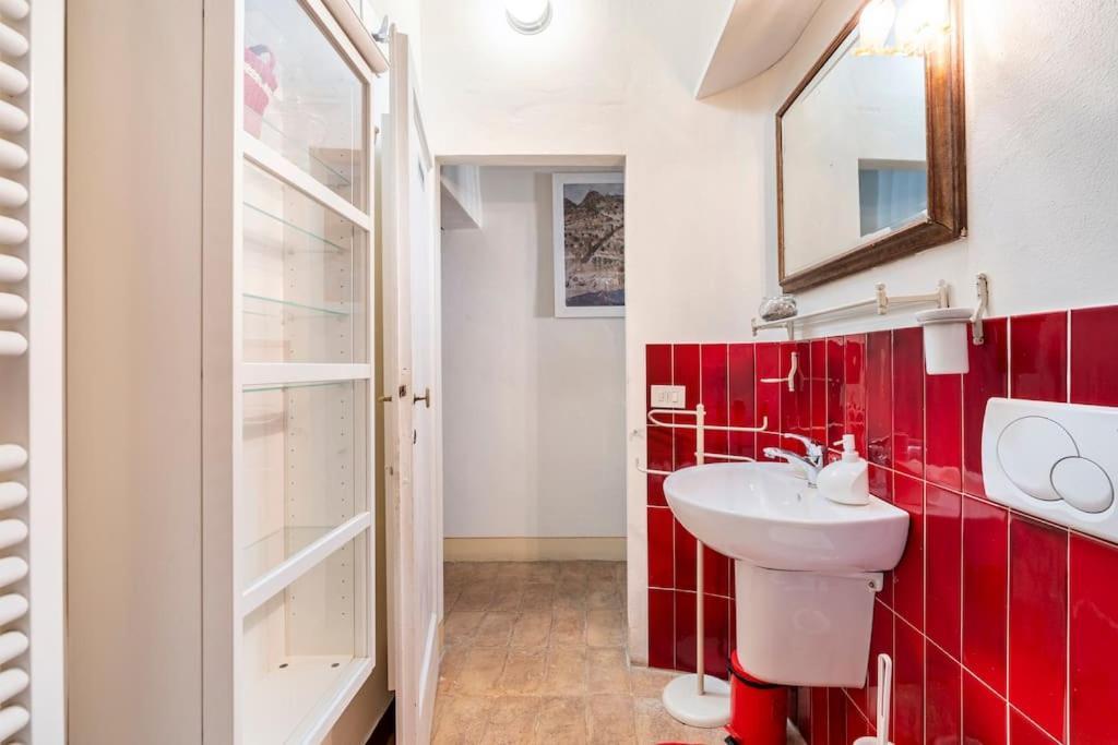 Appartement Relax Like Home, Piazza Santa Croce, With Balcony *