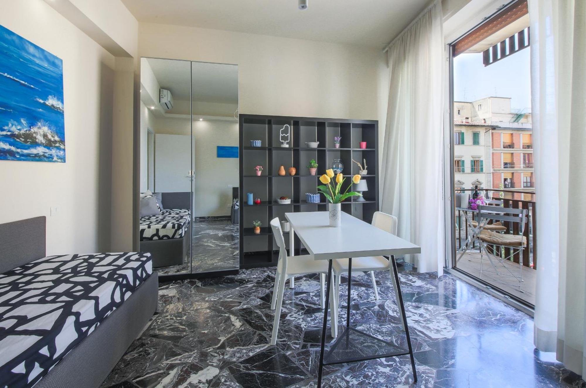 - Rosselli 3bdr With Balcony