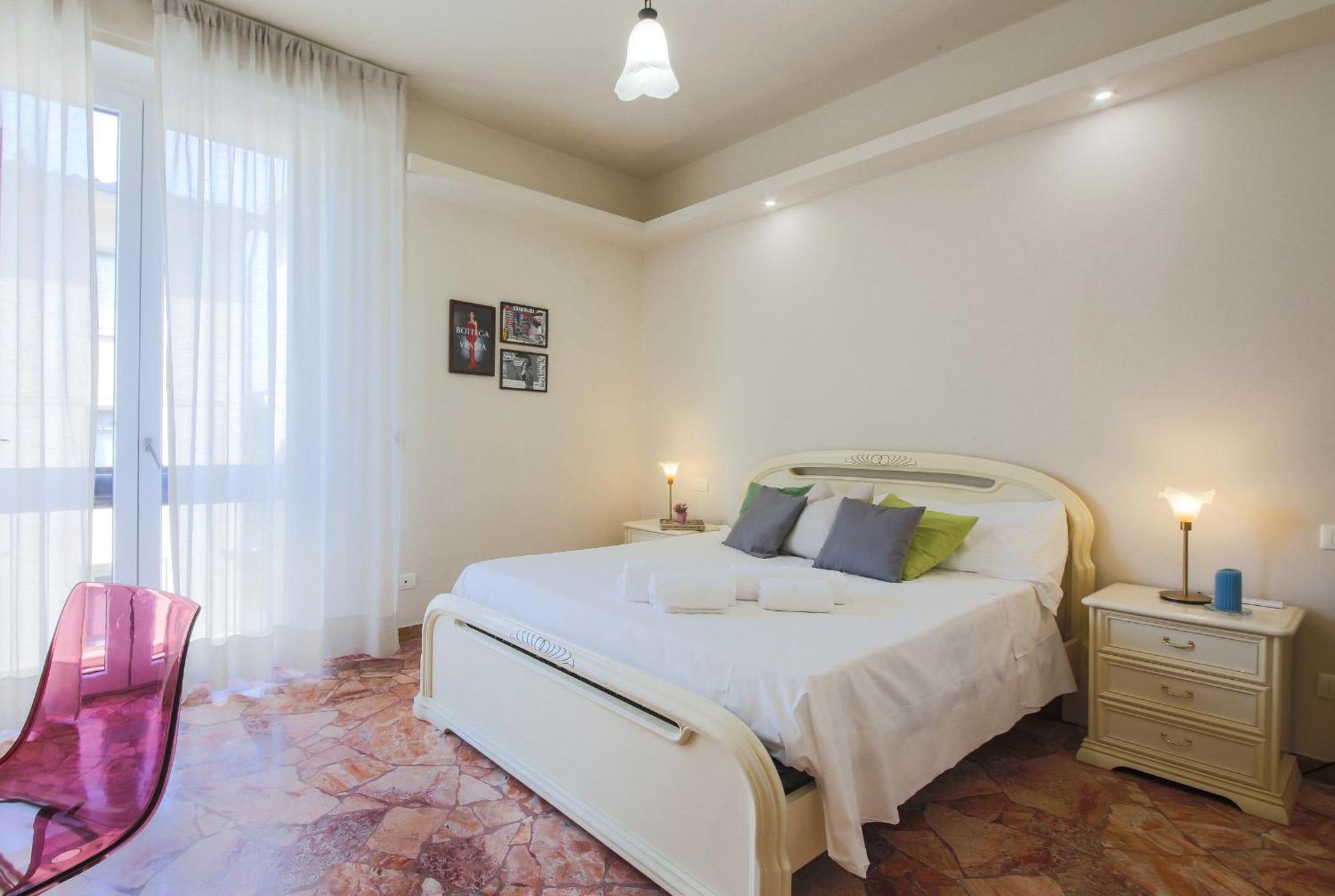 - Rosselli 3bdr With Balcony